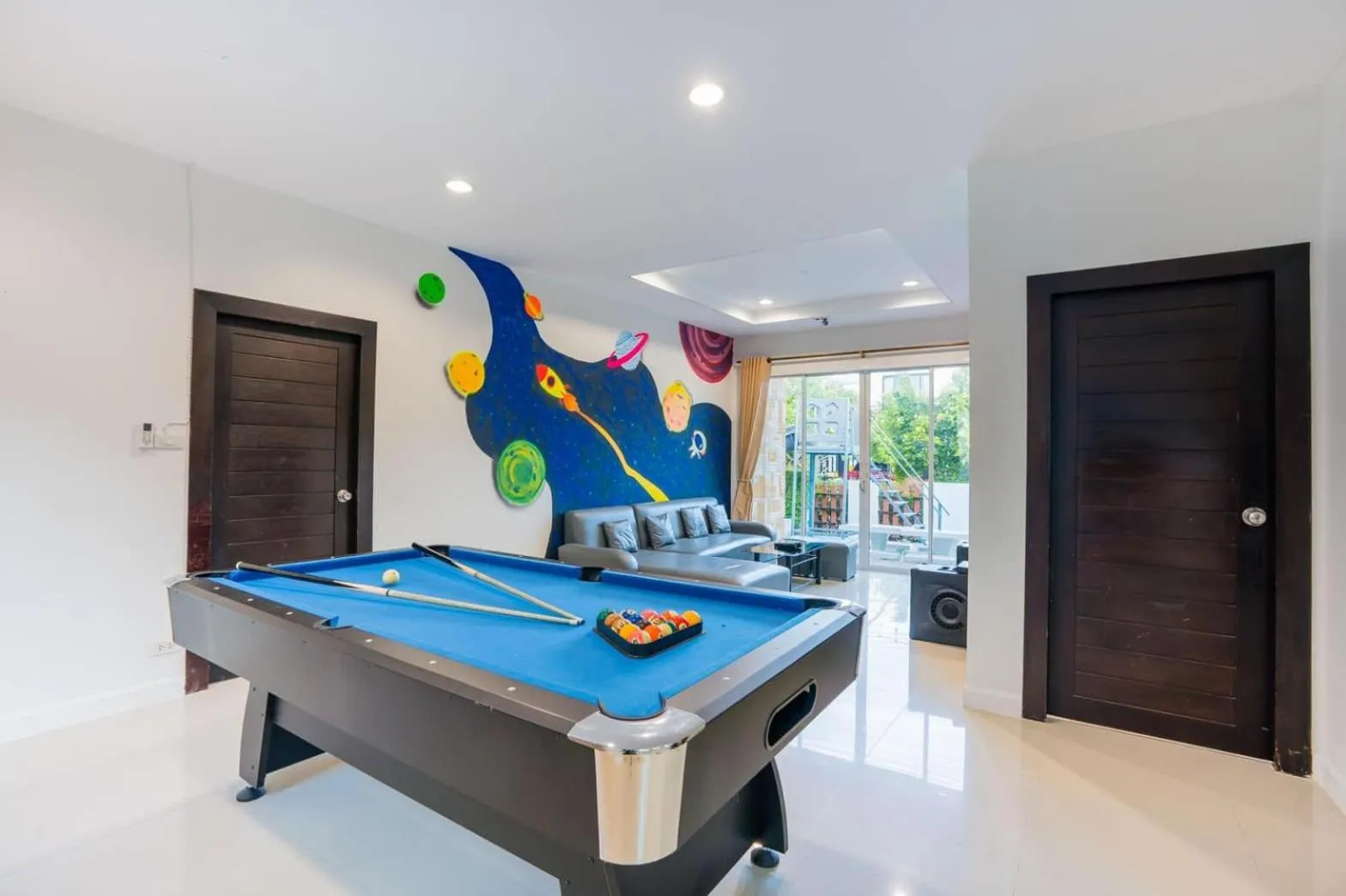 Billiard in Space X Slider 4 Bedrooms Pool Villa Huahin