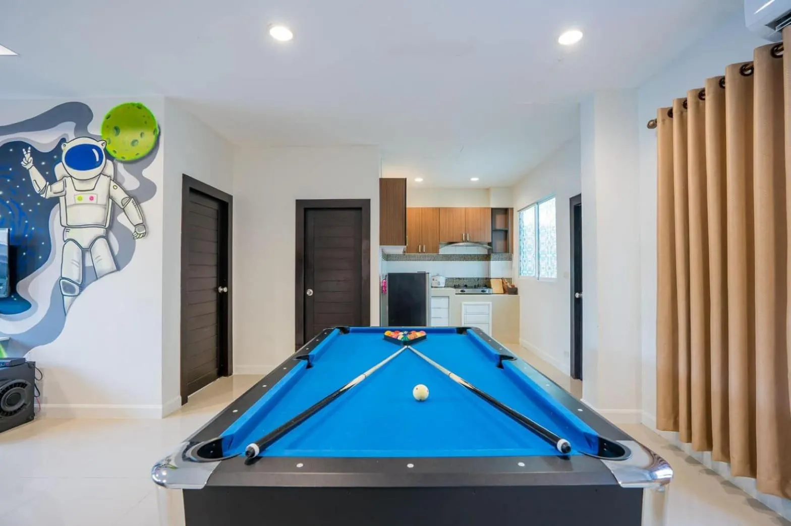 Space X Slider 4 Bedrooms Pool Villa Huahin