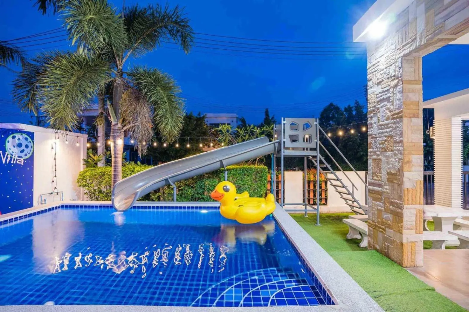 Space X Slider 4 Bedrooms Pool Villa Huahin
