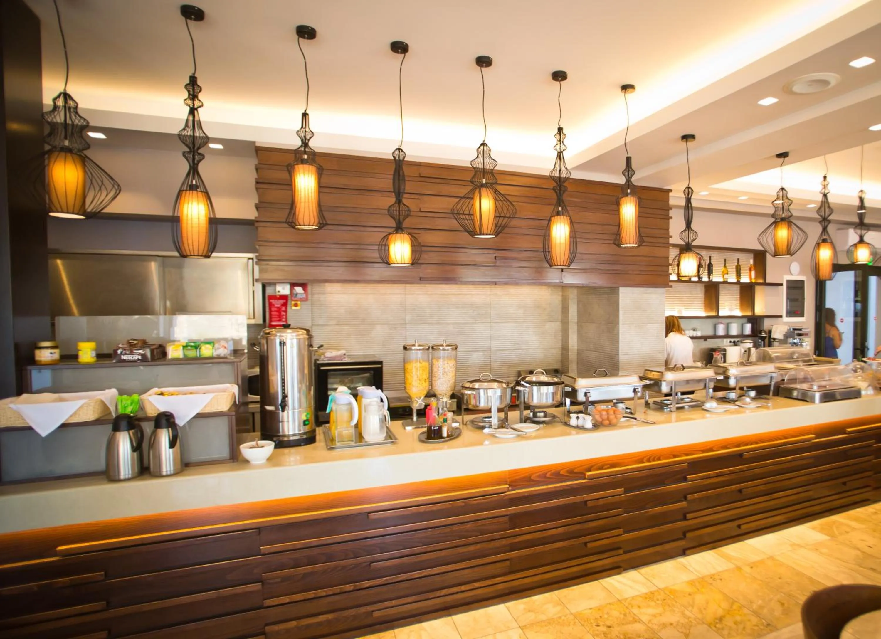 Restaurant/places to eat in Elena Village Hotel & Suites