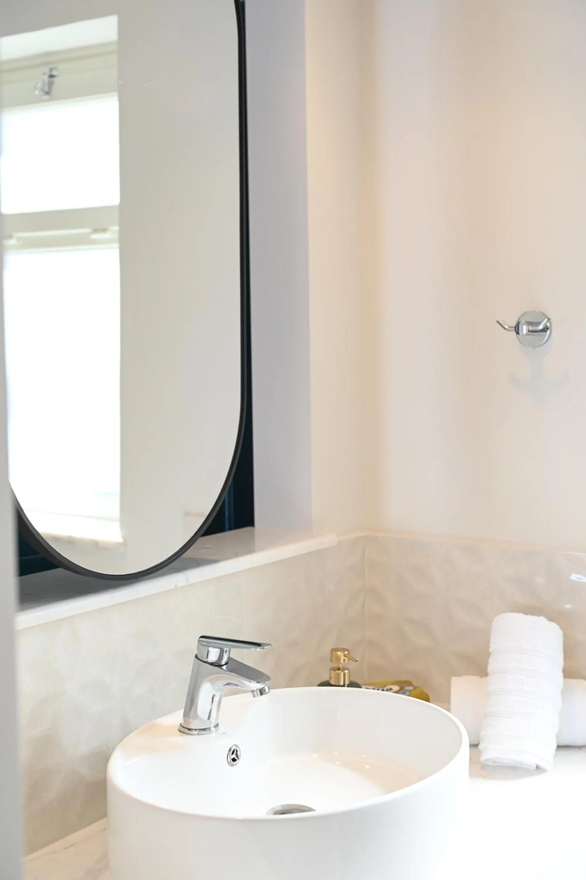 Elena Village Hotel & Suites