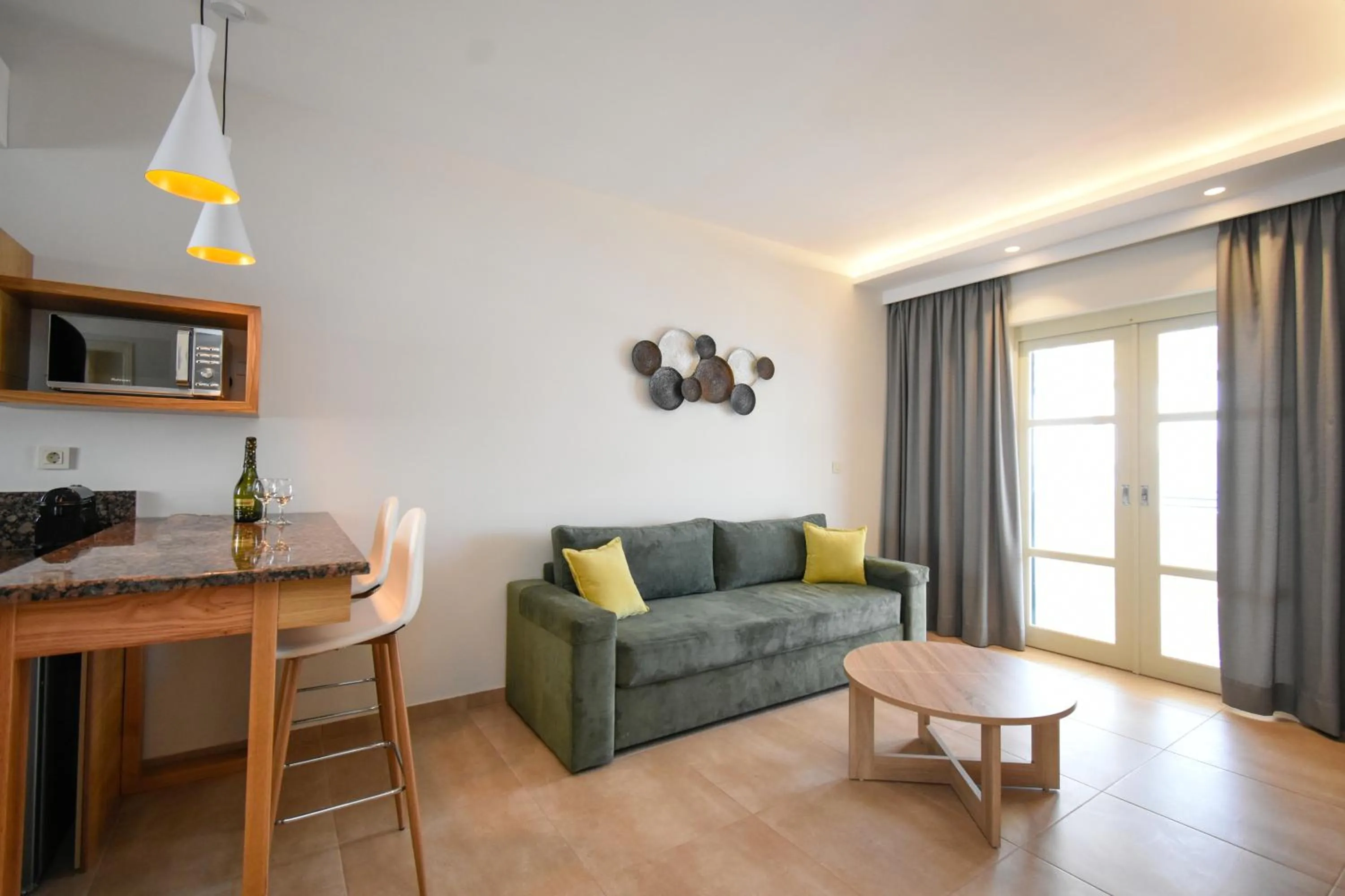 Seating area in Elena Village Hotel & Suites