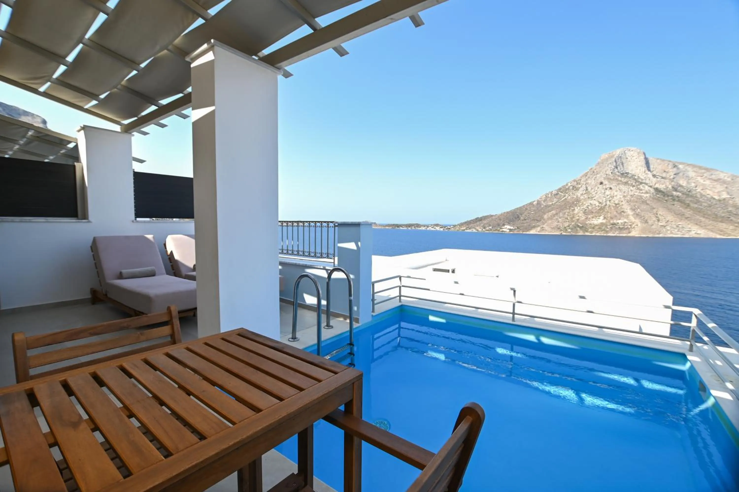 Elena Village Hotel & Suites