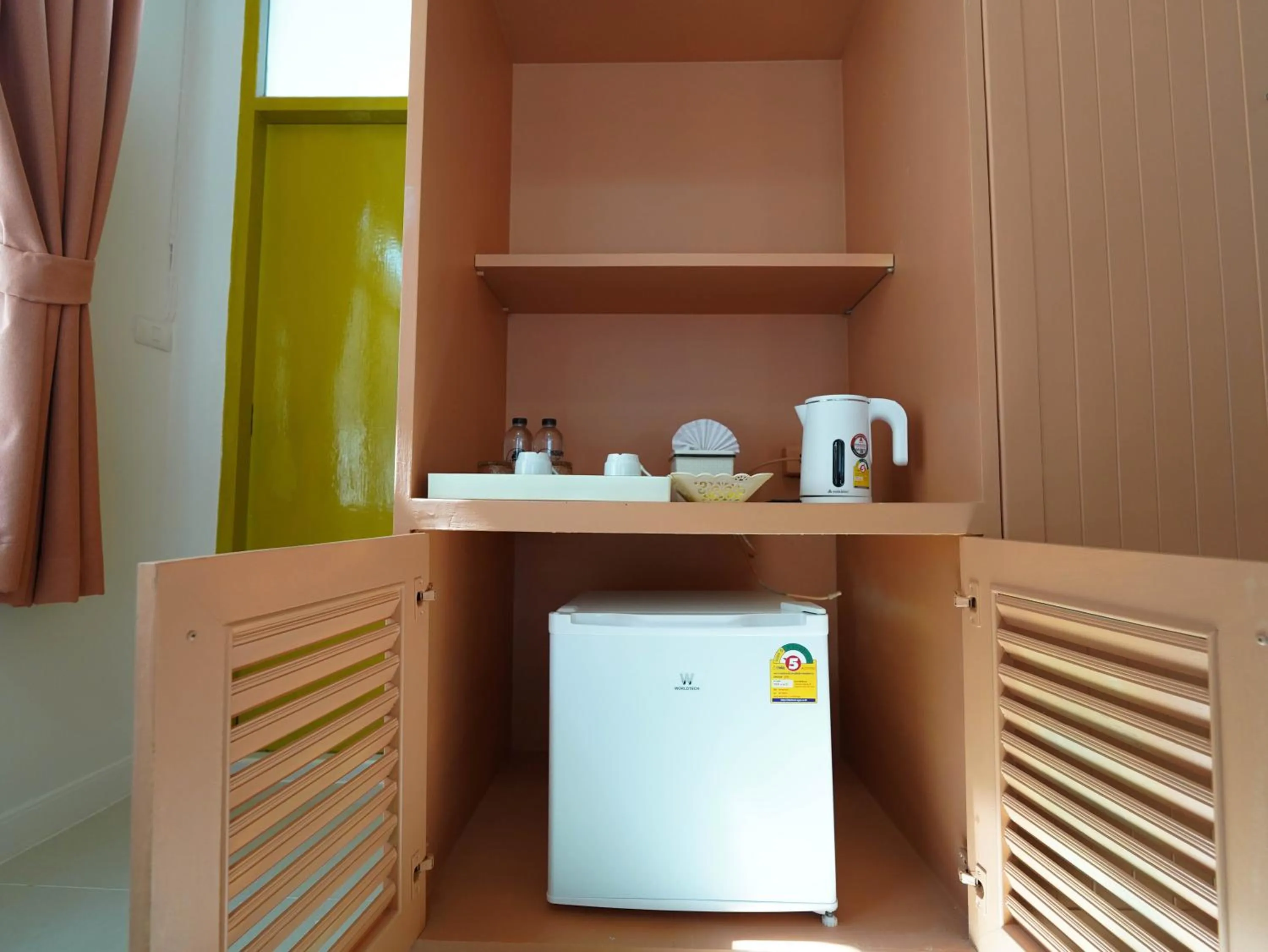 Coffee/tea facilities in RoomQuest Hotel Pratunam