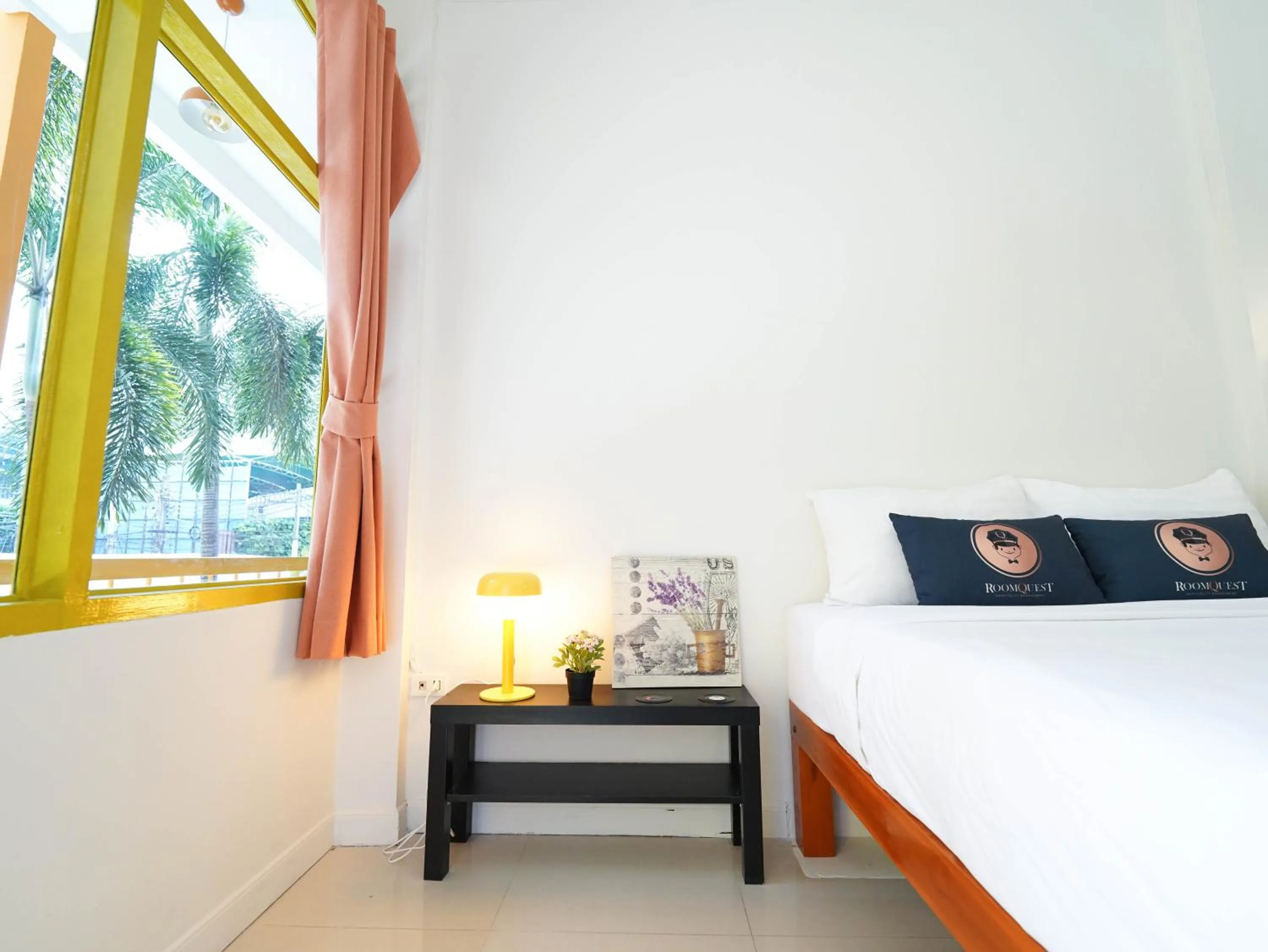 Bedroom in RoomQuest Hotel Pratunam