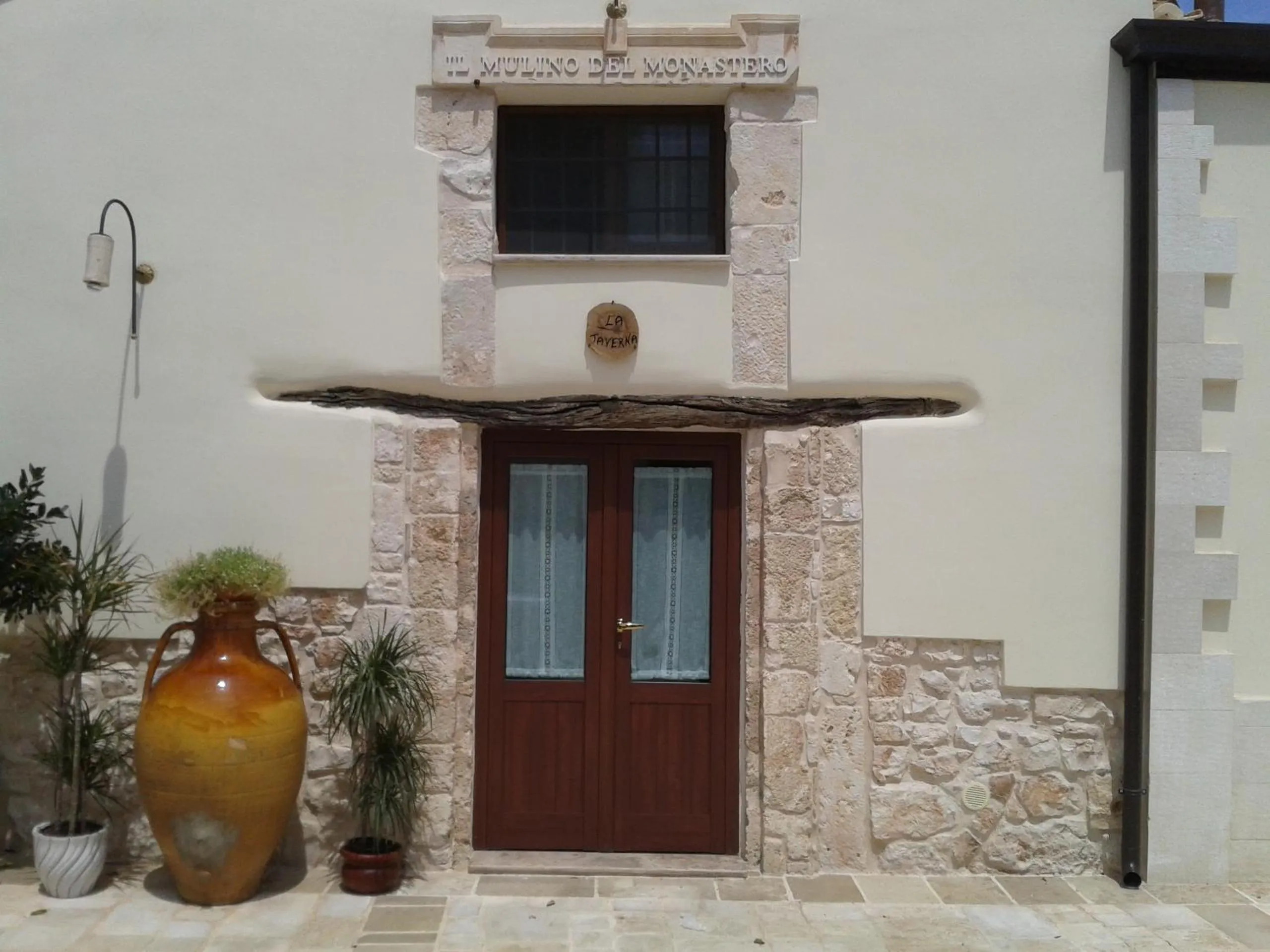 Patio in B&B Il Mulino del Monastero