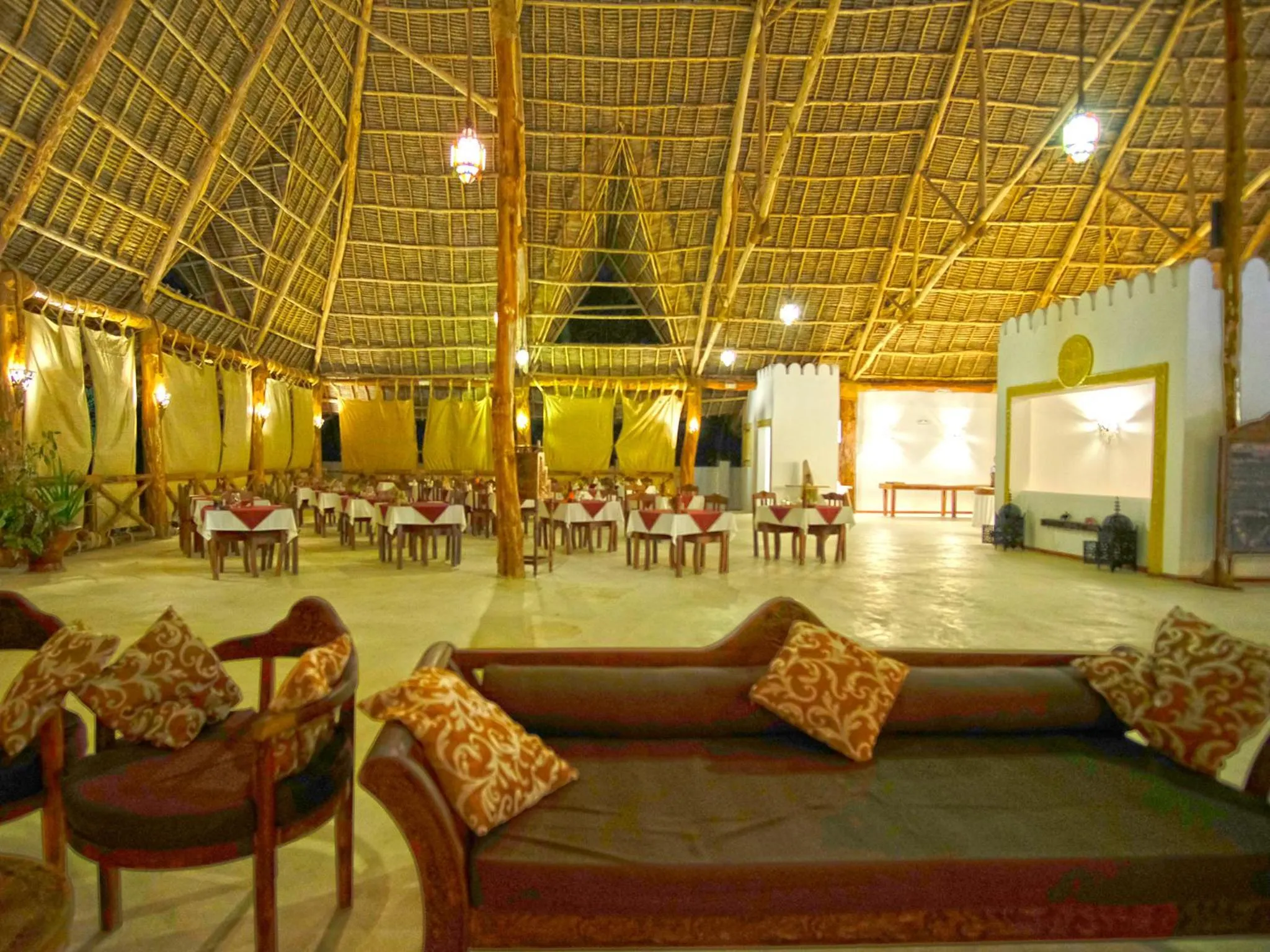 Restaurant/places to eat in Pongwe Bay Resort