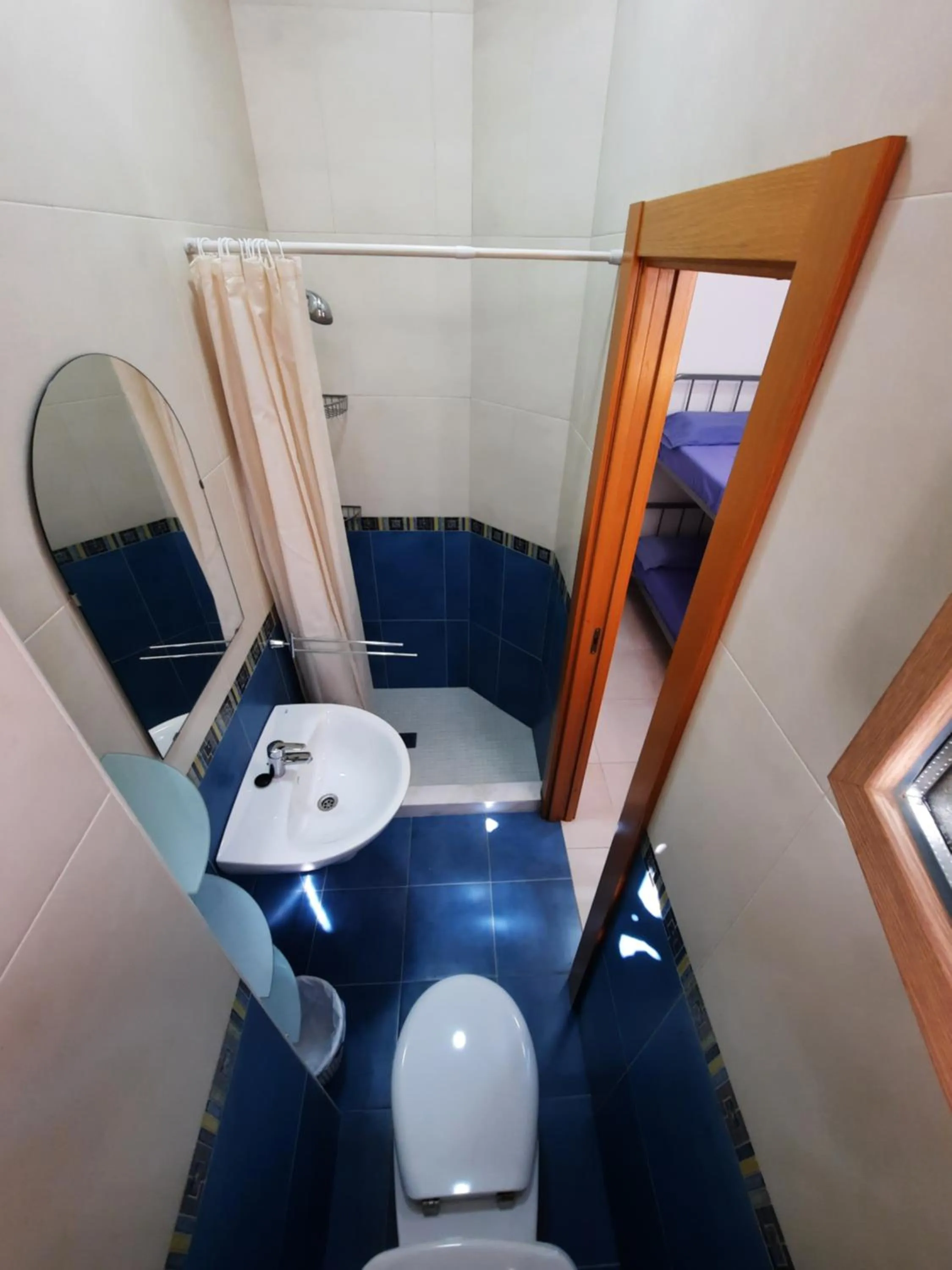Shower in Albergue Albas EXCLUSIVO para Peregrinos