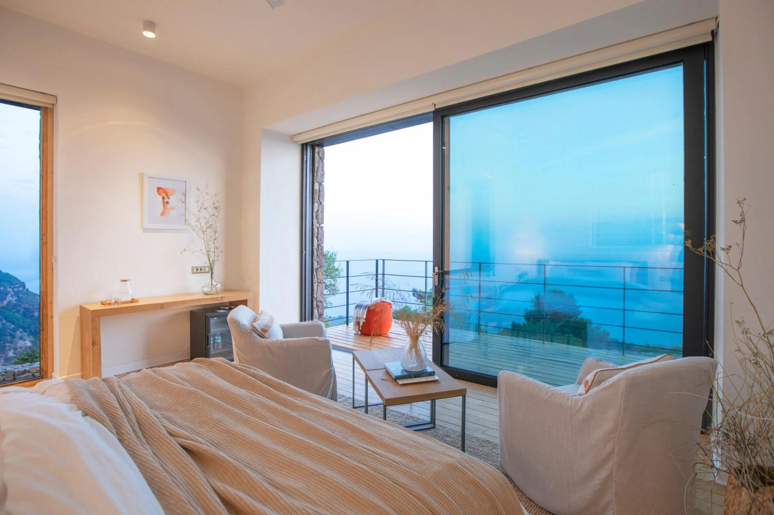 Photo of the whole room, Bed in Momos Otel