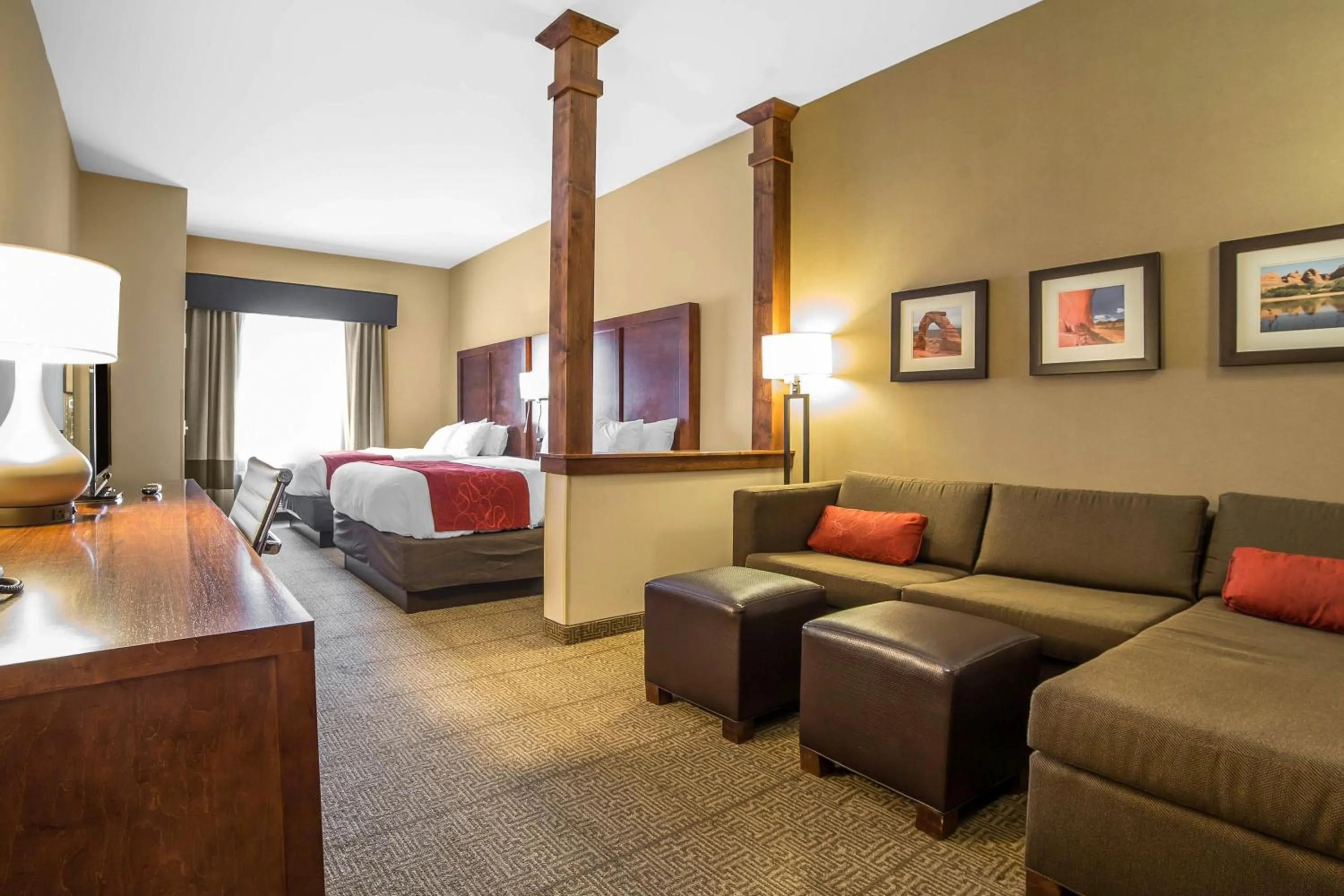 Photo of the whole room, Bed in Comfort Suites Moab near Arches National Park