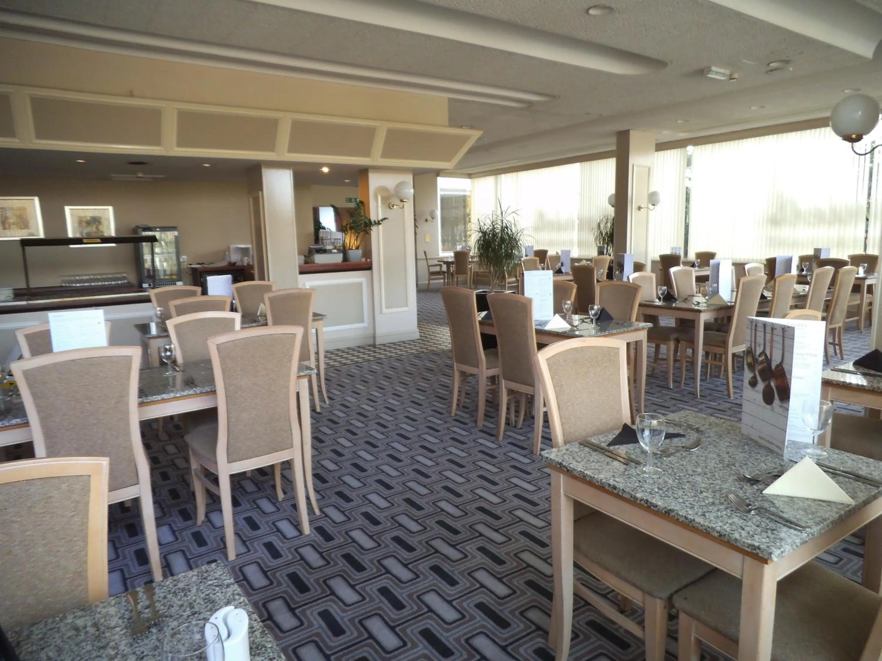 Restaurant/places to eat in Airport Inn Gatwick