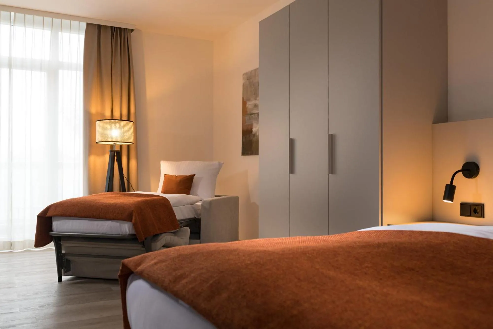 Photo of the whole room, Bed in Atrium Apart Hotel Brühl