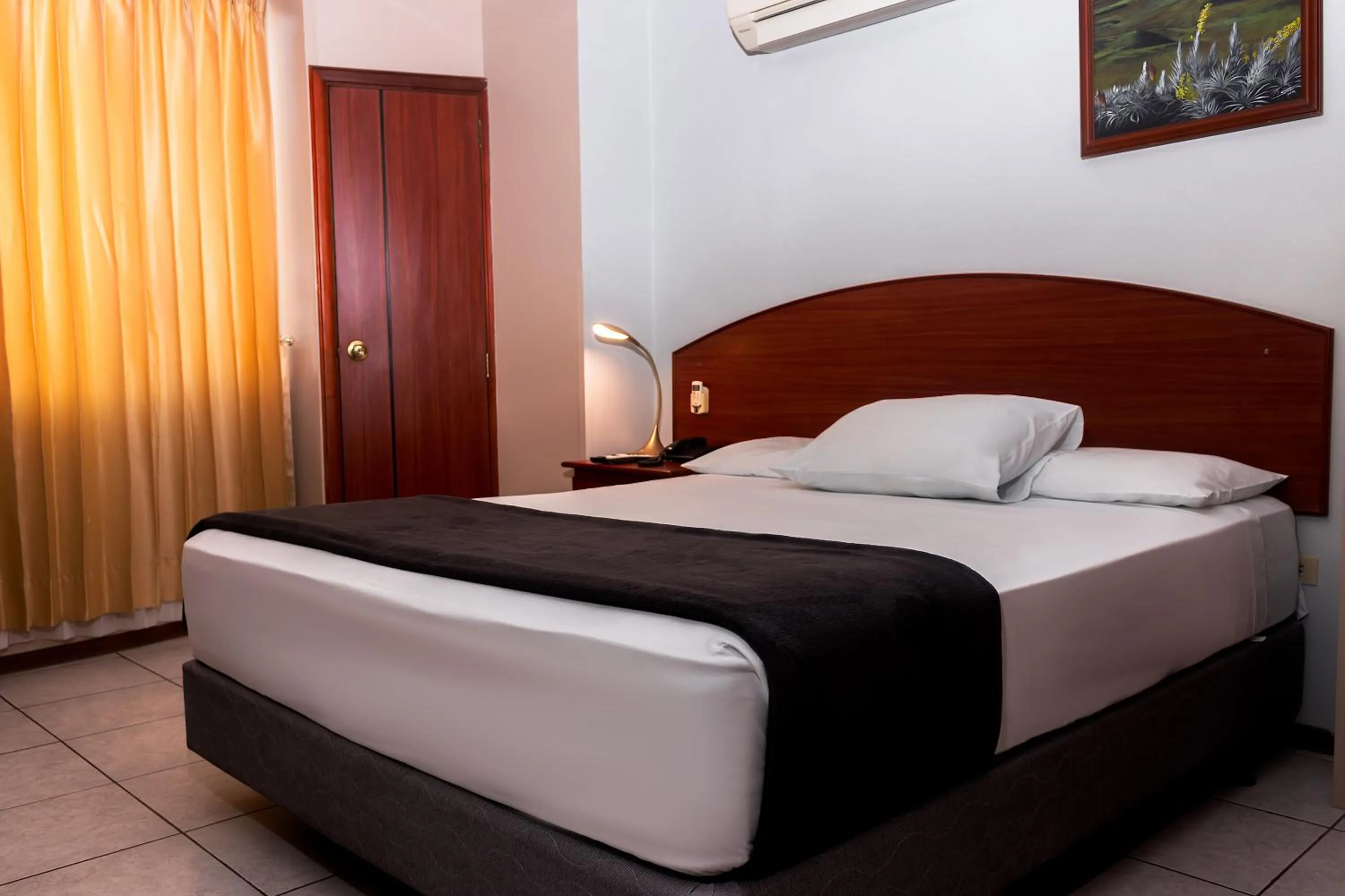Bed in Grand Hotel Machala