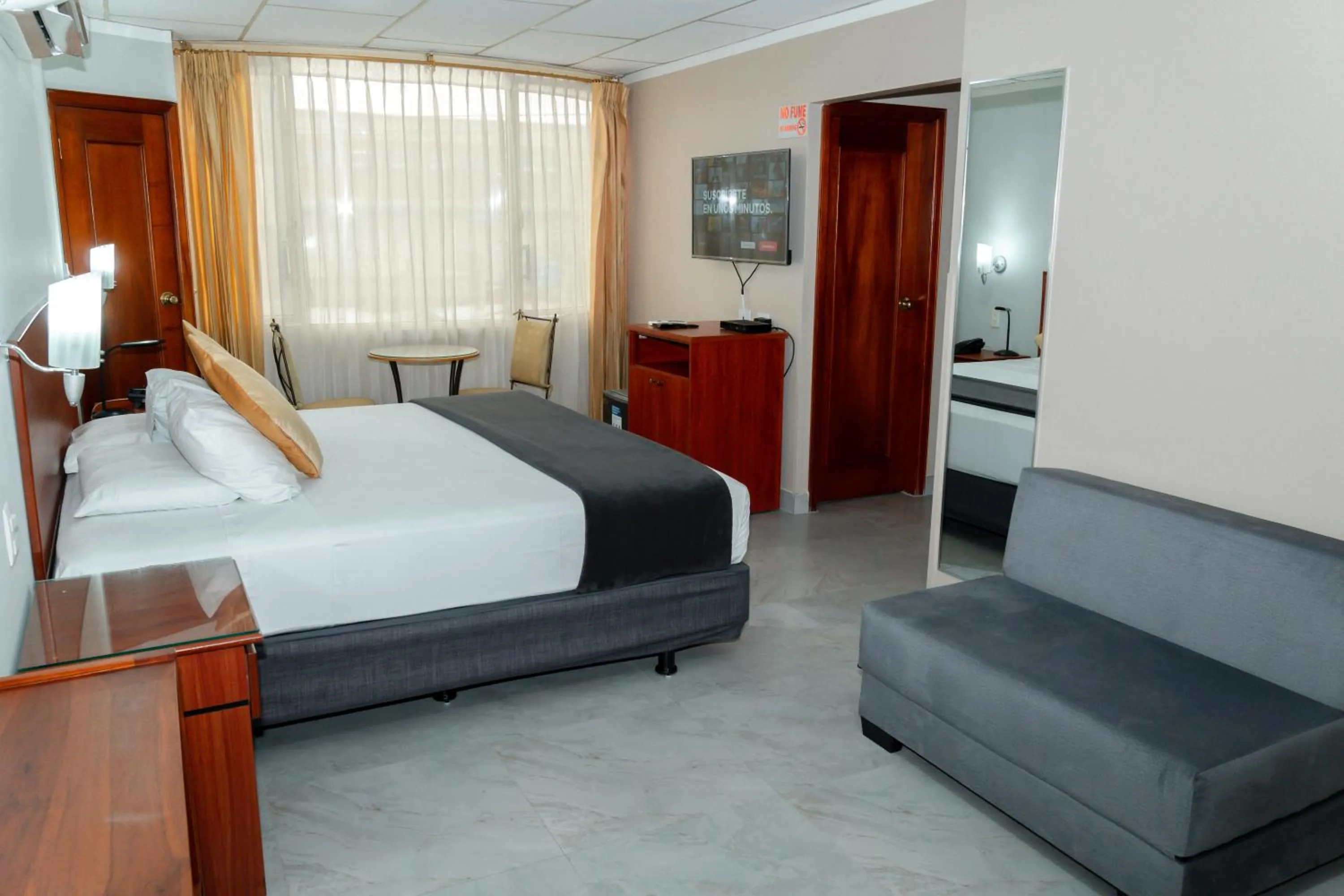 Bed in Grand Hotel Machala