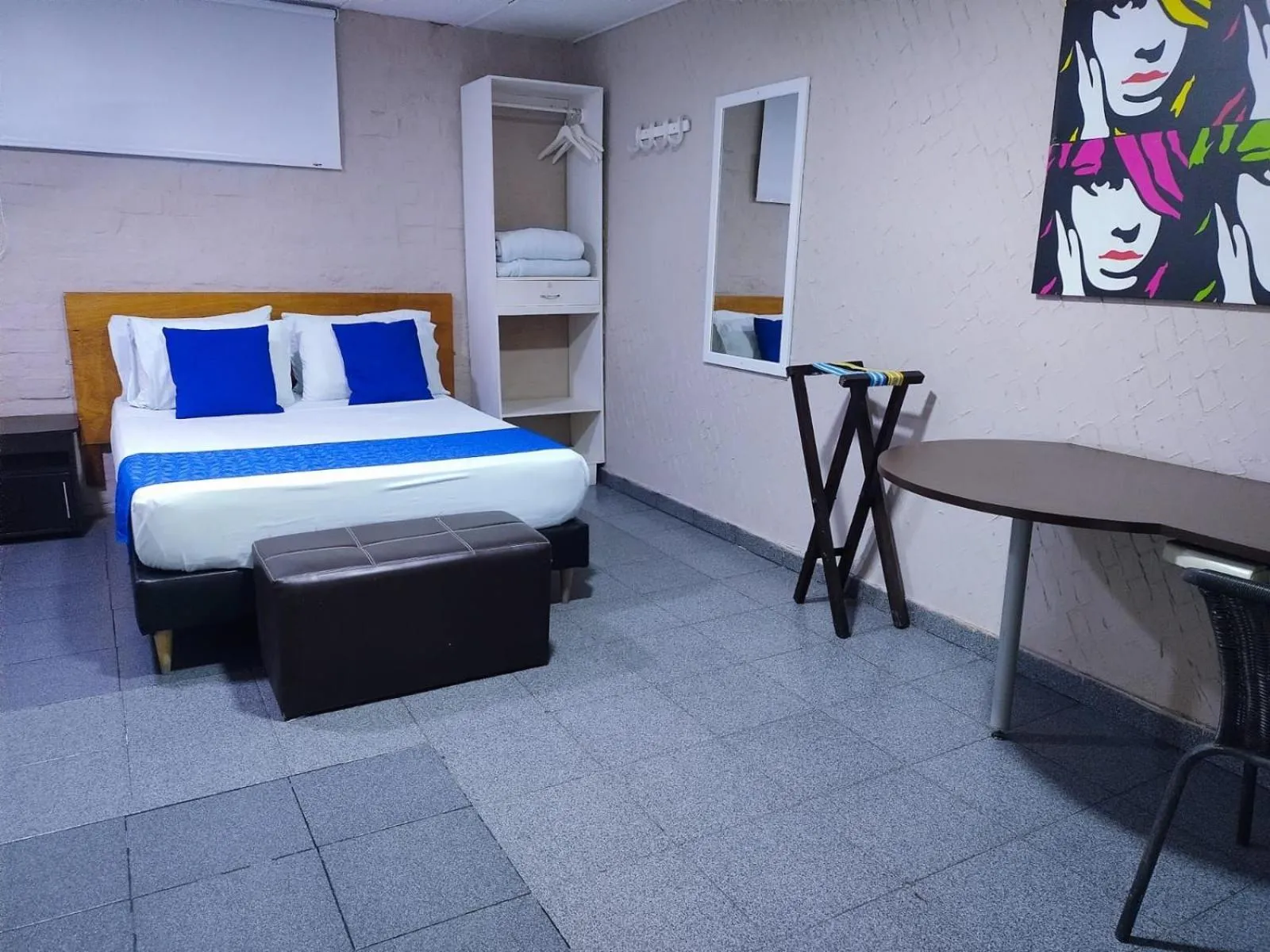 Bed in Hotel Casa Boston Inn by Finerh