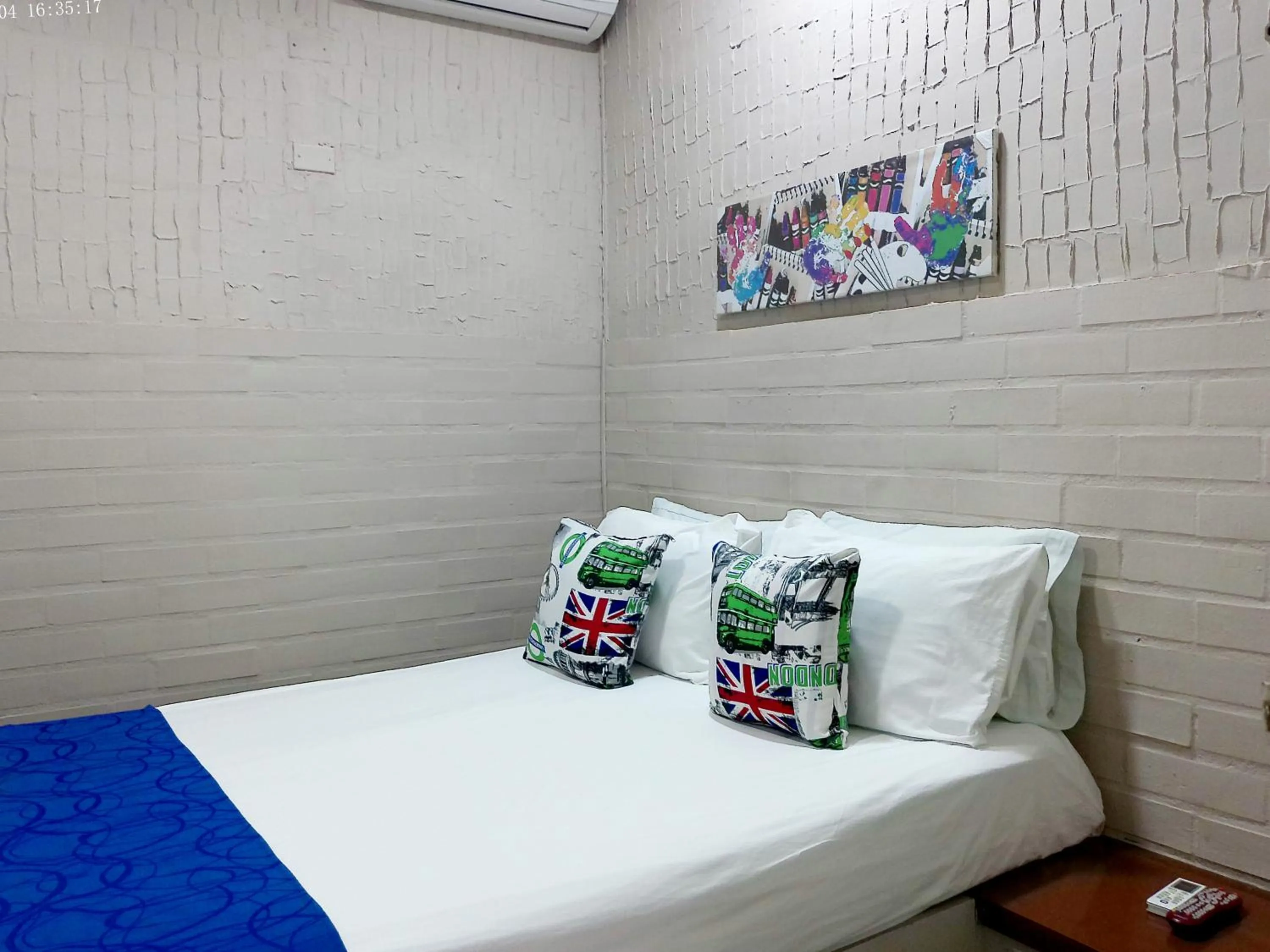 Bed in Hotel Casa Boston Inn by Finerh