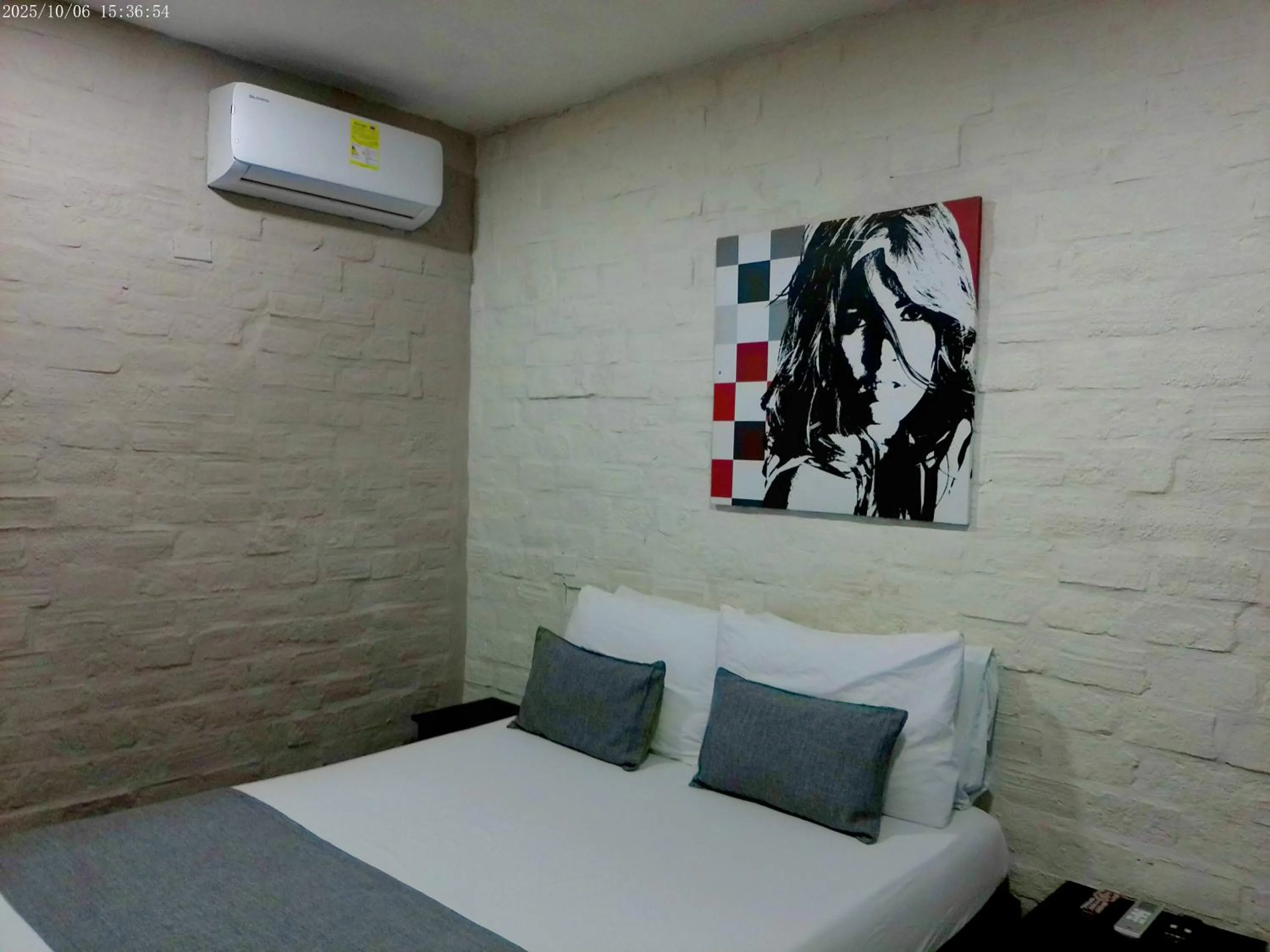 Bed in Hotel Casa Boston Inn by Finerh