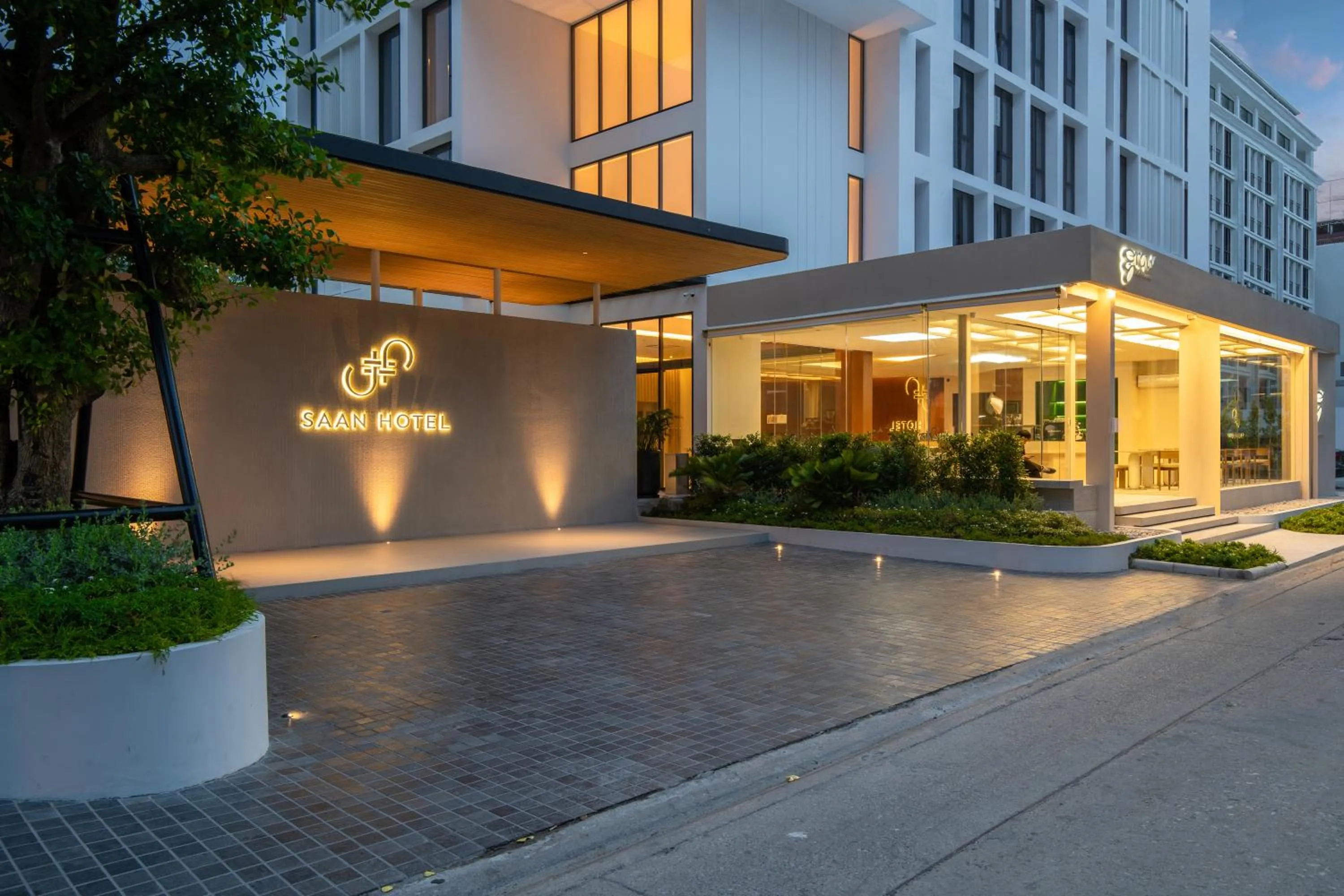 Property building in Saan Hotel Sathorn