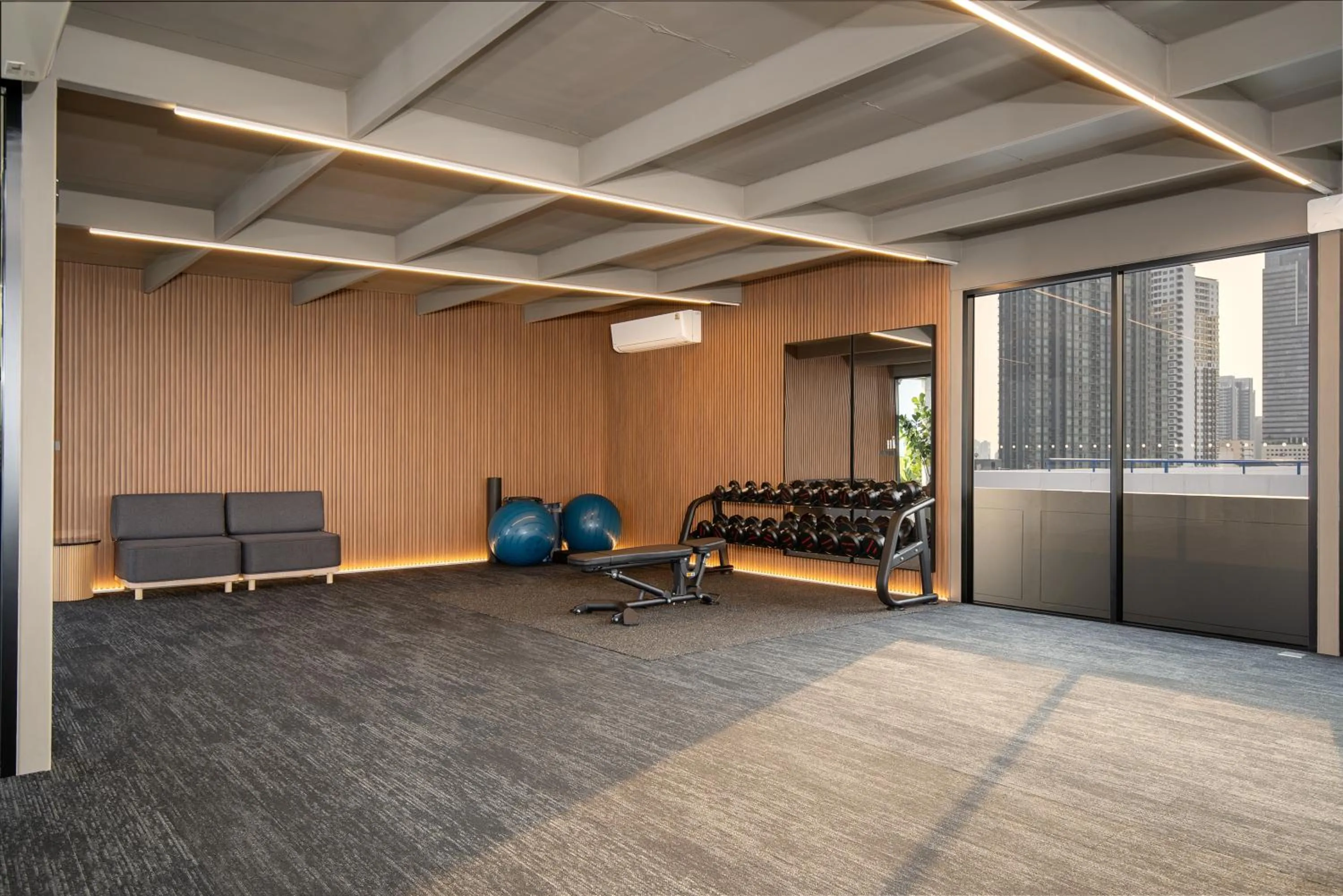 Fitness centre/facilities in Saan Hotel Sathorn