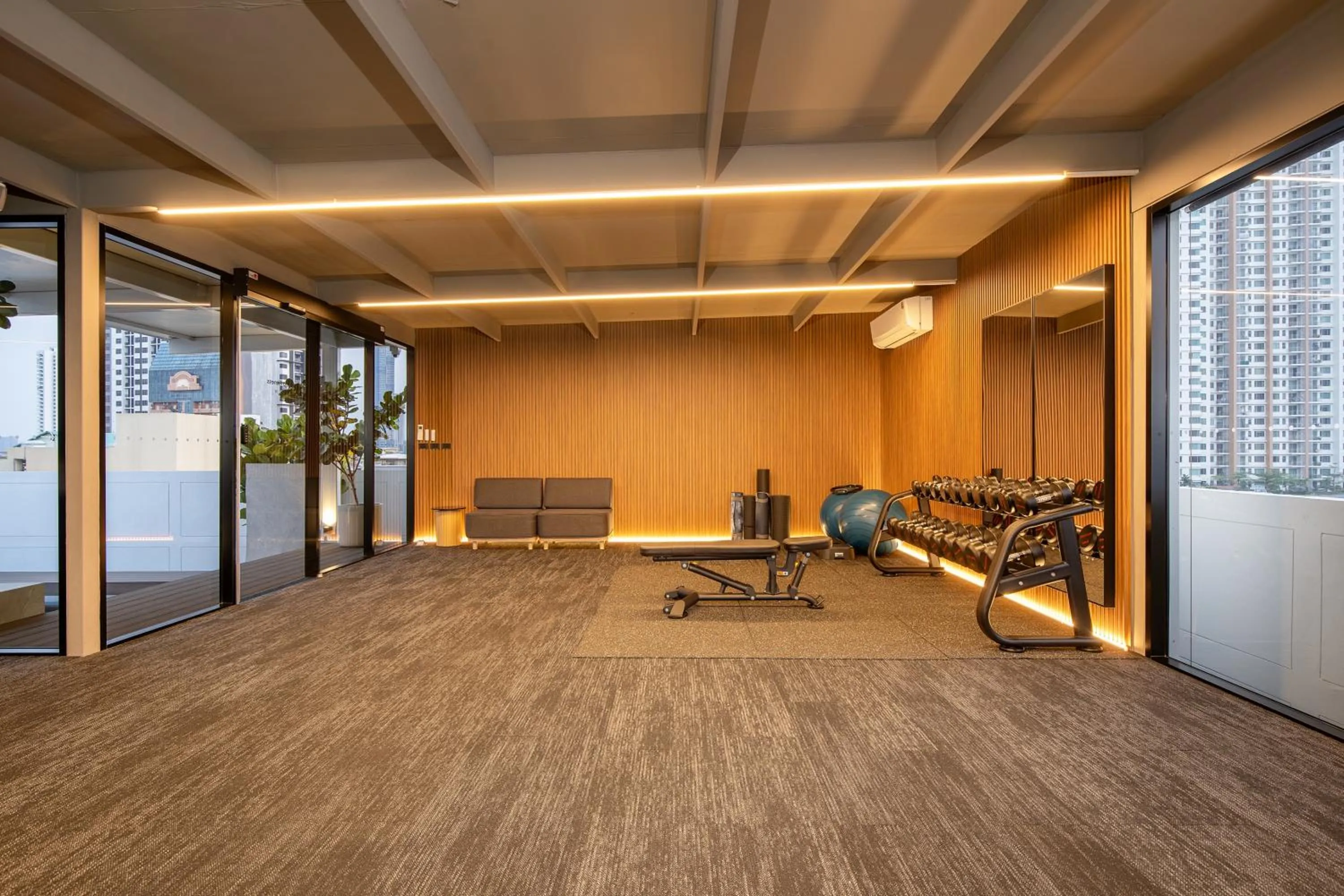 Fitness centre/facilities in Saan Hotel Sathorn