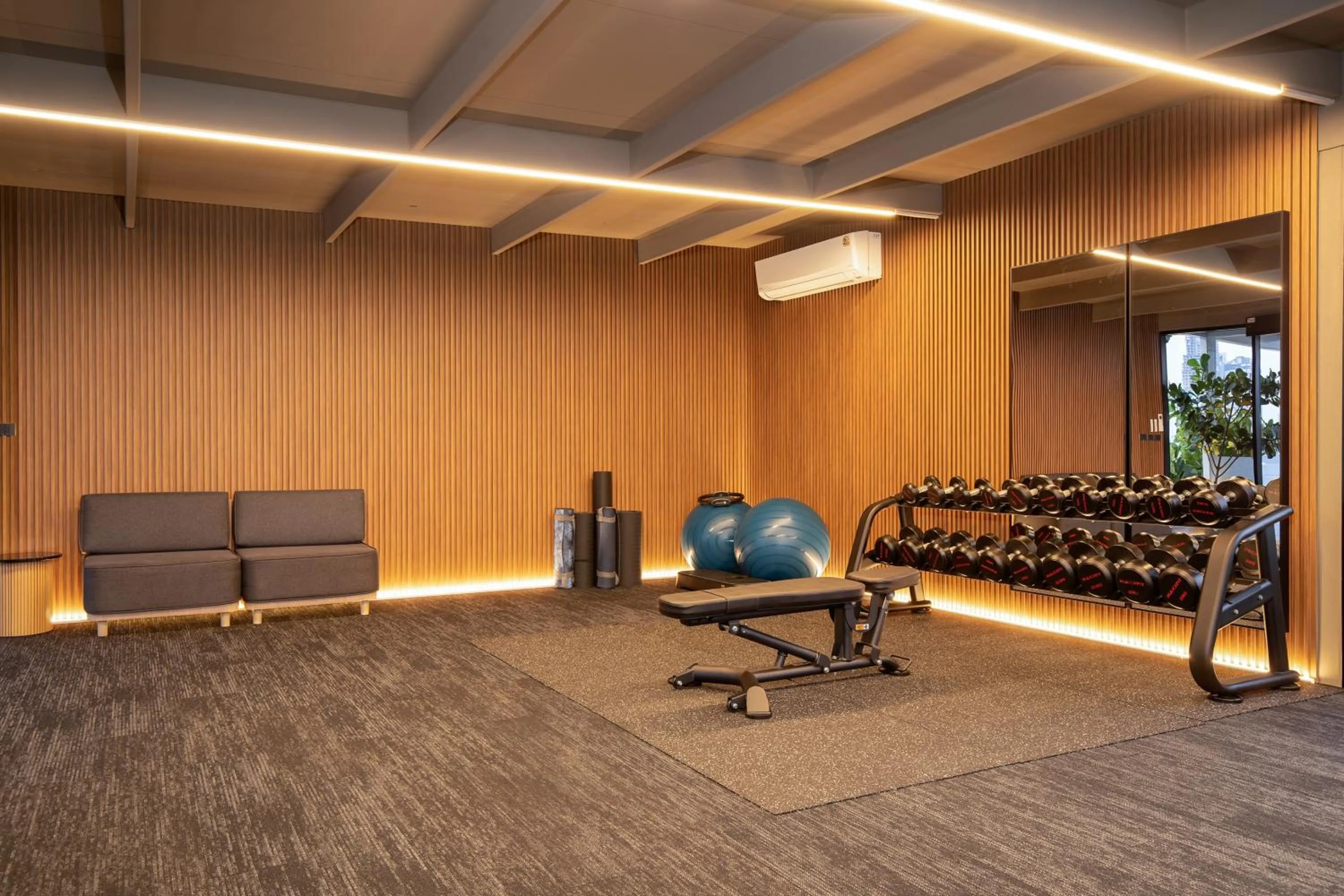 Fitness centre/facilities in Saan Hotel Sathorn