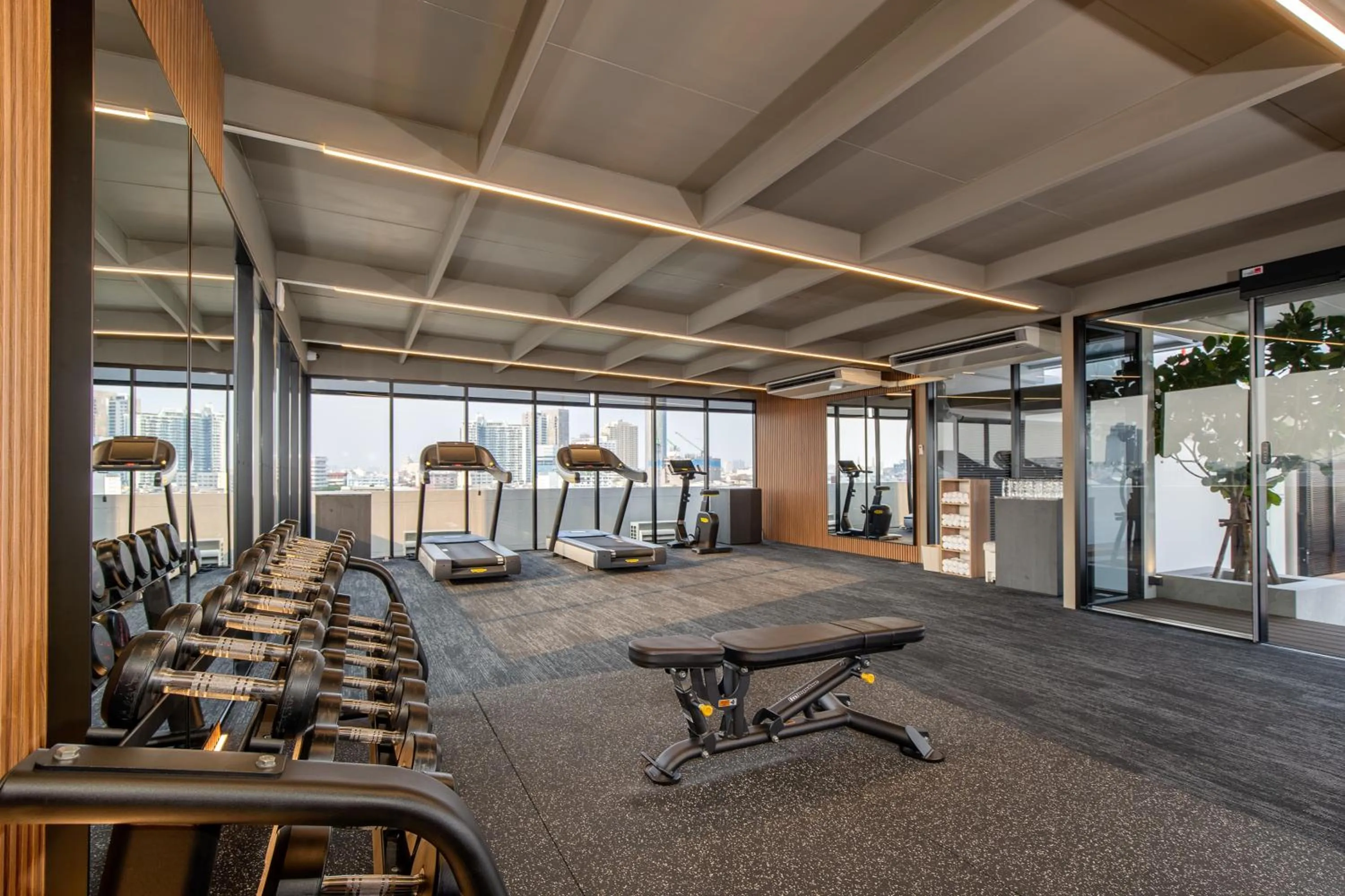 Fitness centre/facilities in Saan Hotel Sathorn