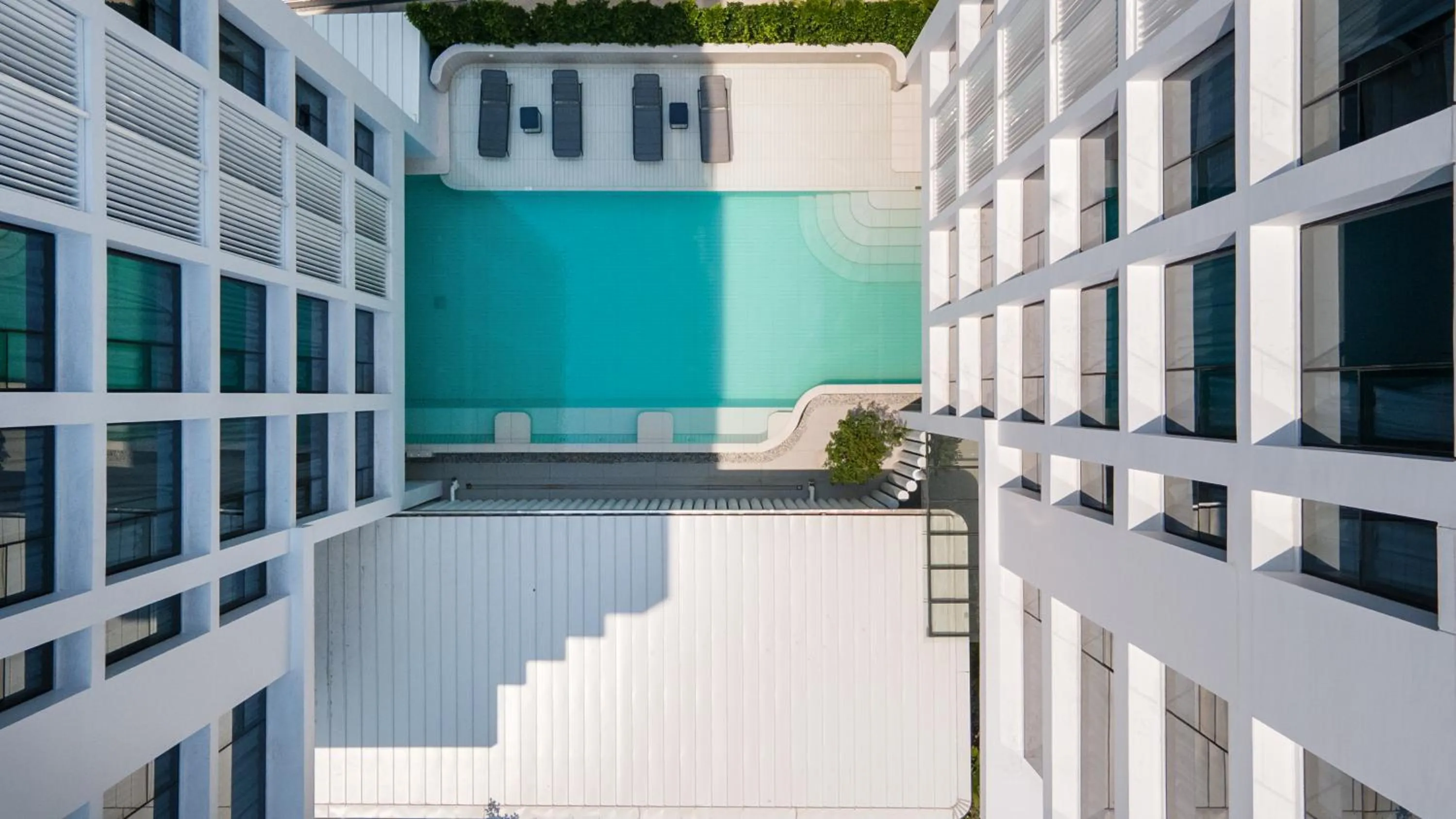 Swimming pool in Saan Hotel Sathorn