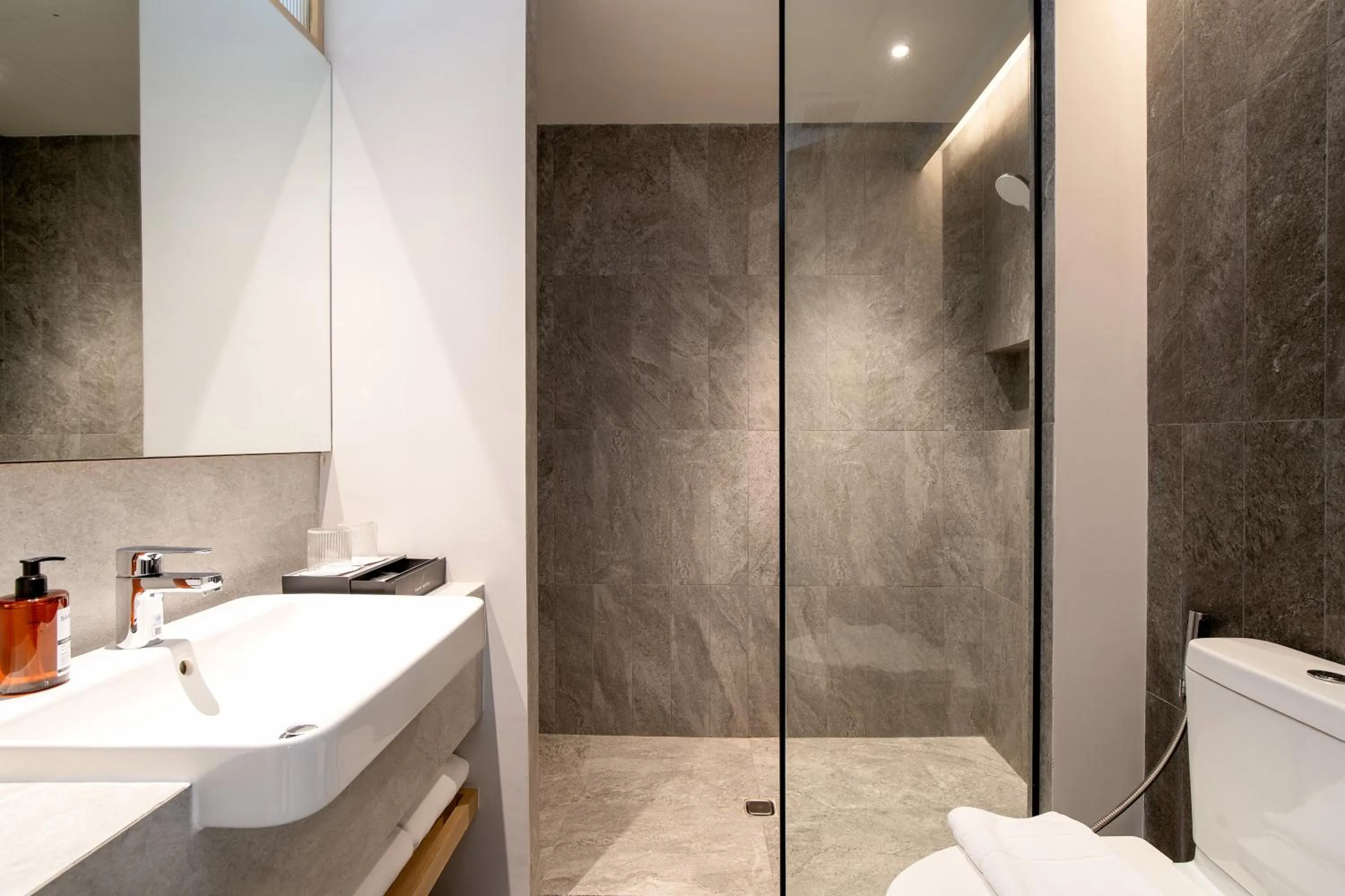 Shower in Saan Hotel Sathorn