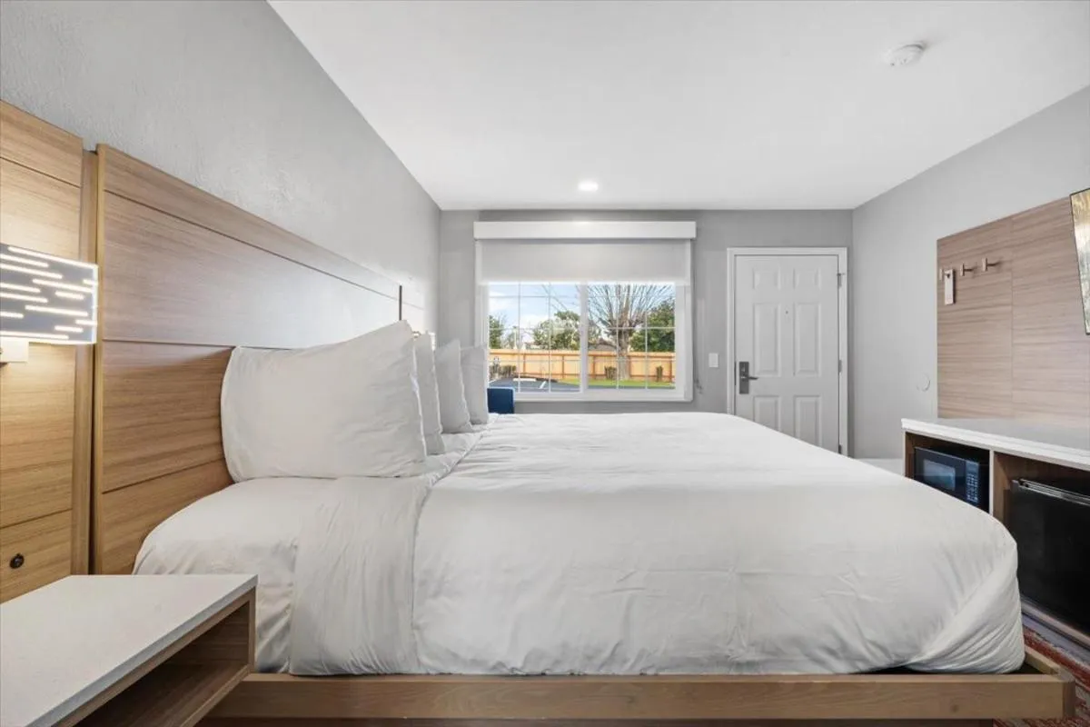 Bed in Cielo House Inn - Paso Robles