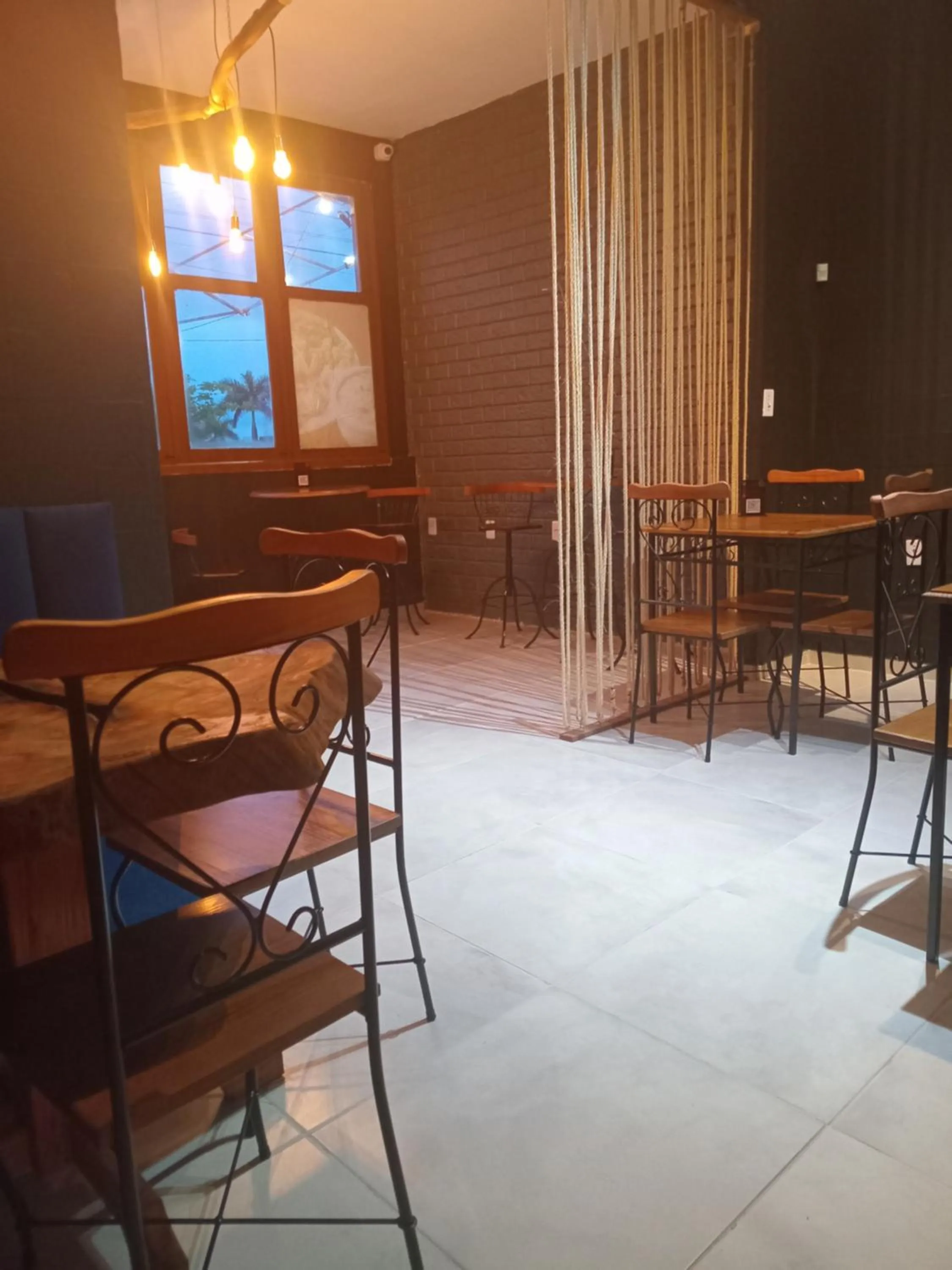 Restaurant/places to eat in Pousada Jardins Campista