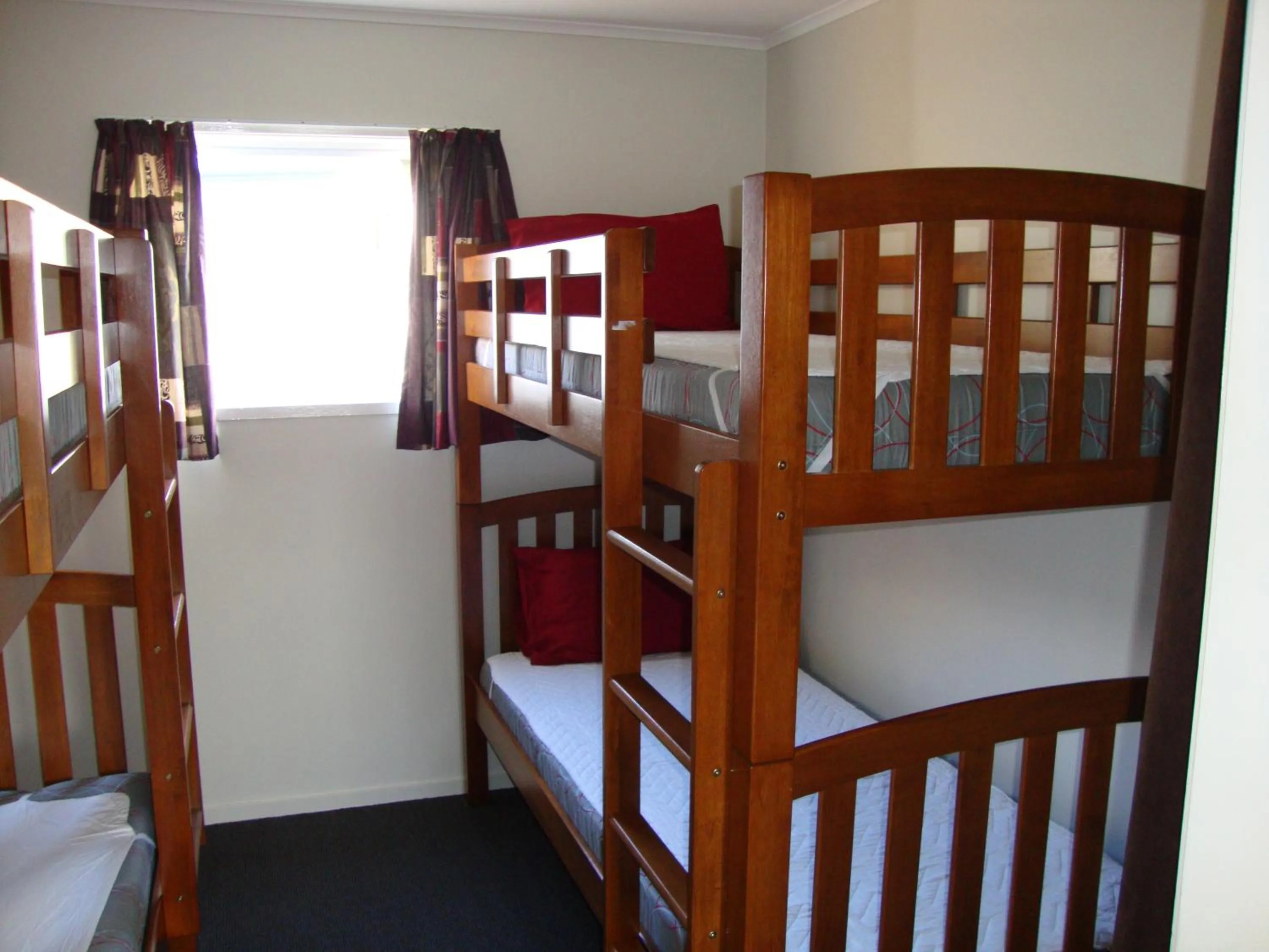 bunk bed, Bed in Tongariro Holiday Park