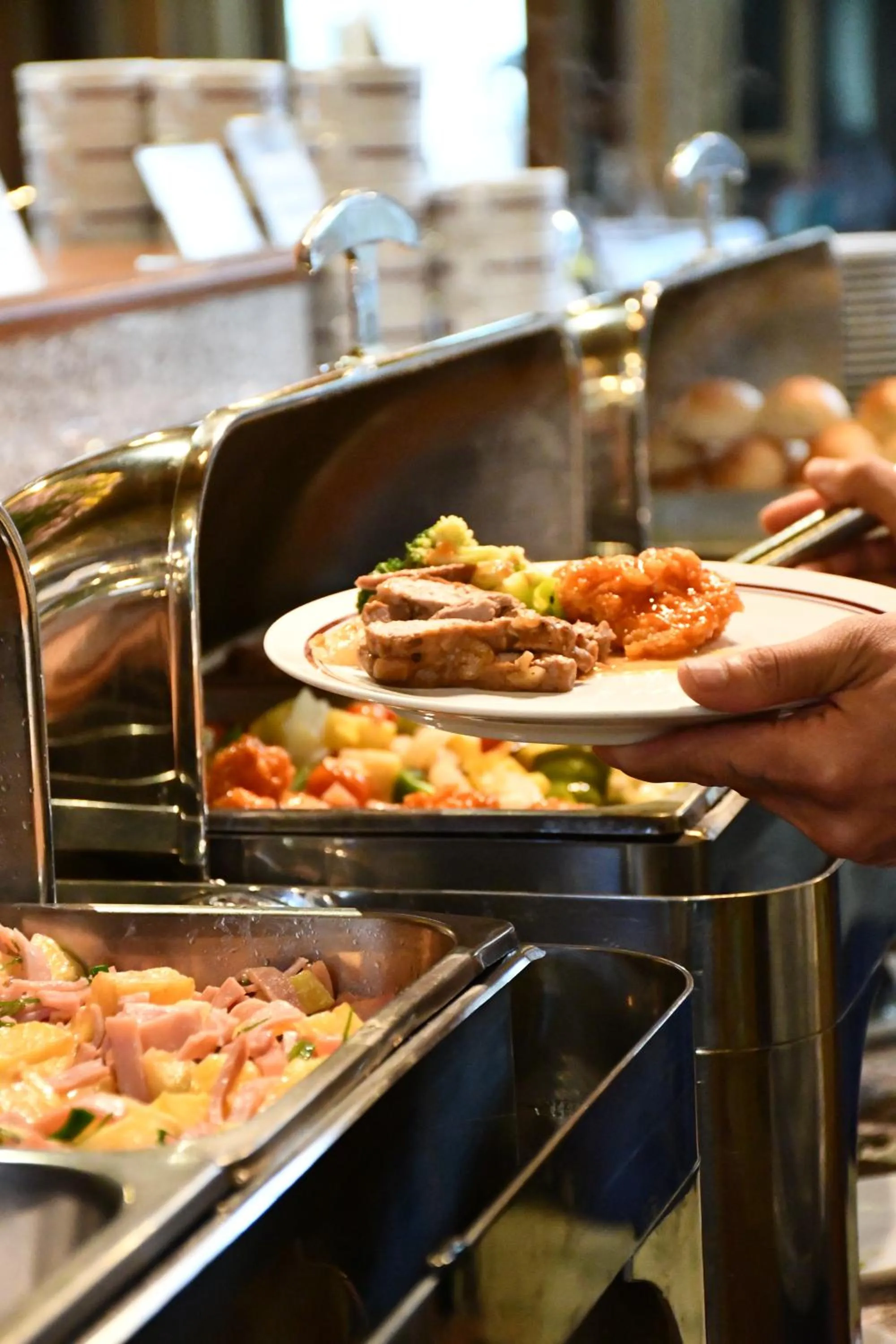 Lunch in Wangcome Hotel