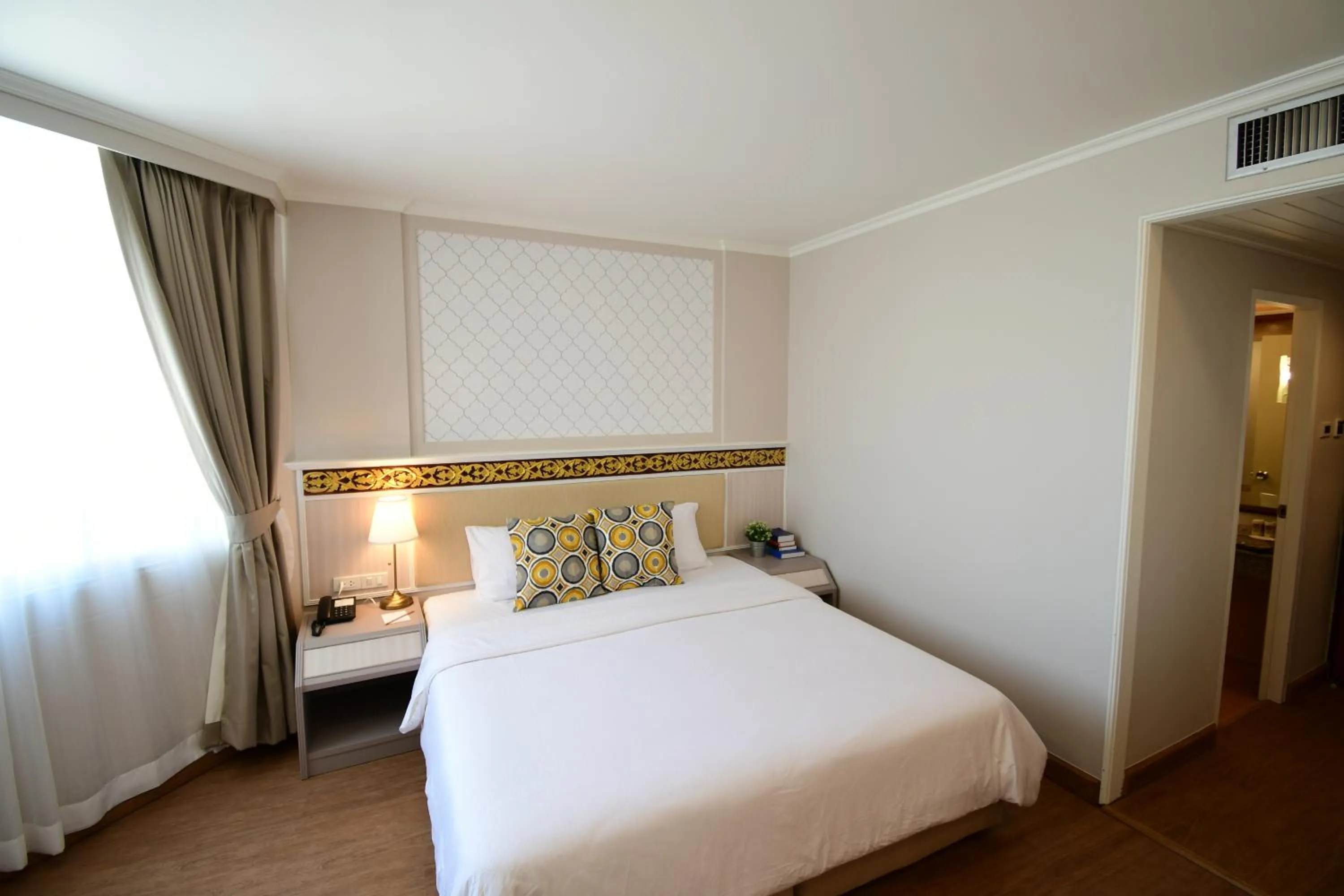 Photo of the whole room, Bed in Wangcome Hotel