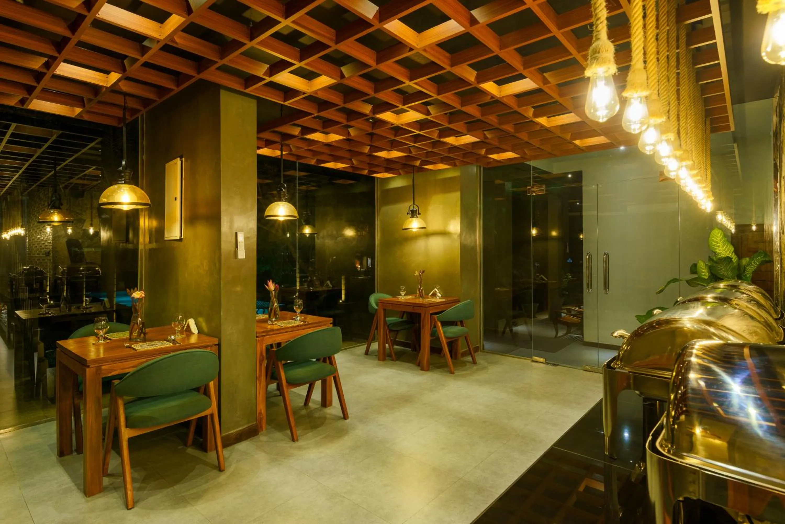 Restaurant/places to eat in Villa Rumassala Luxury Chalets Unawatuna