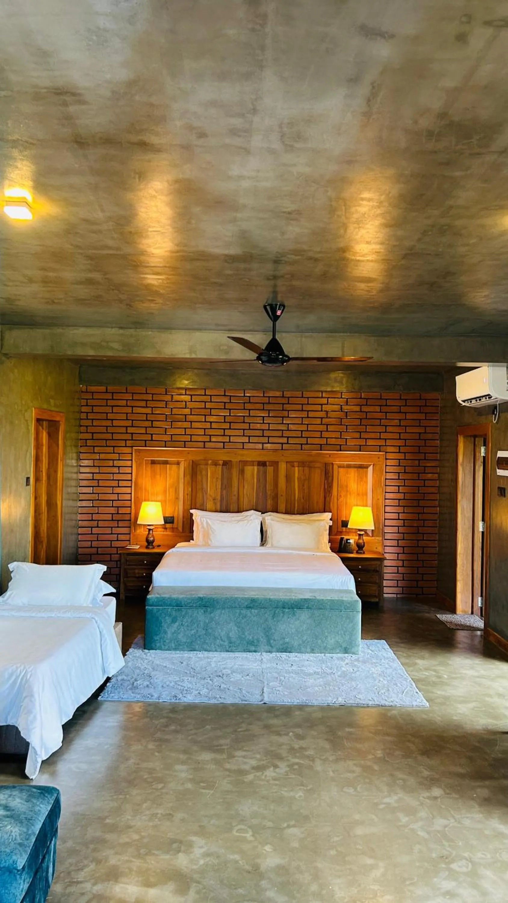 Bed in Villa Rumassala Luxury Chalets Unawatuna