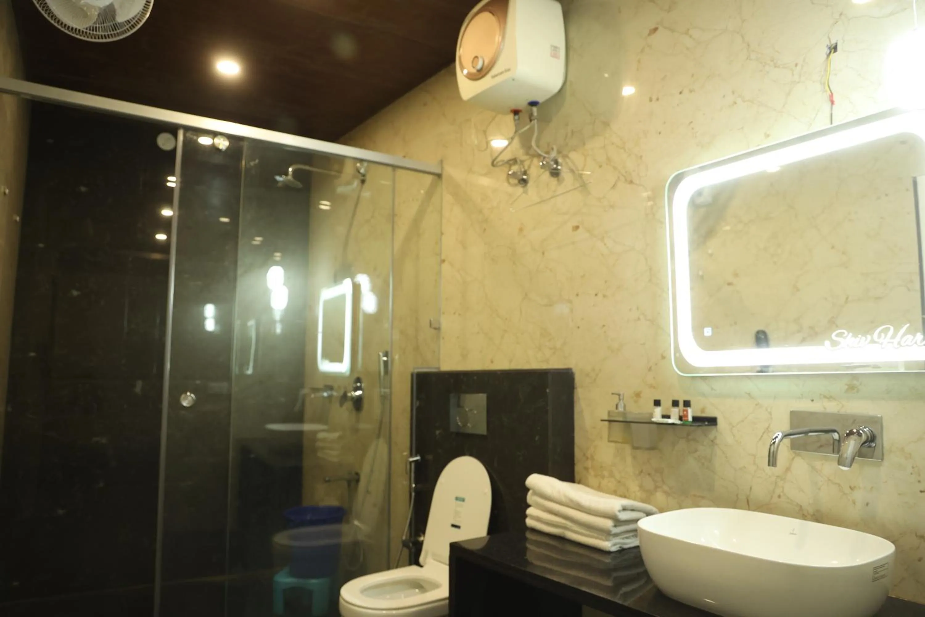 Shower in Shiv Hari heritage