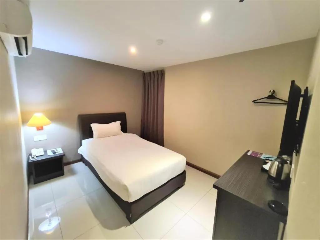Bedroom, Bed in Merdeka Hotel Kluang