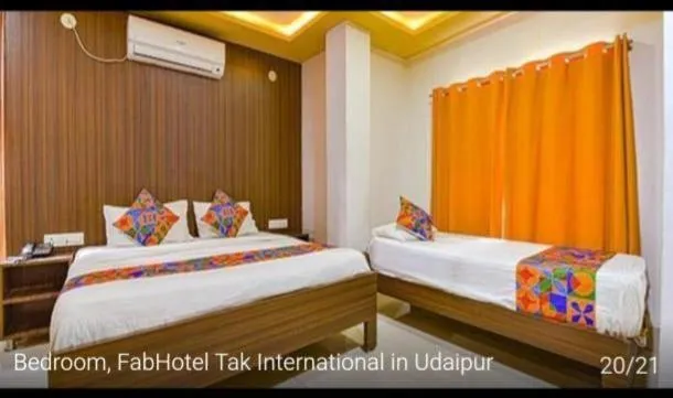 Property building, Bed in Tak International Hotel