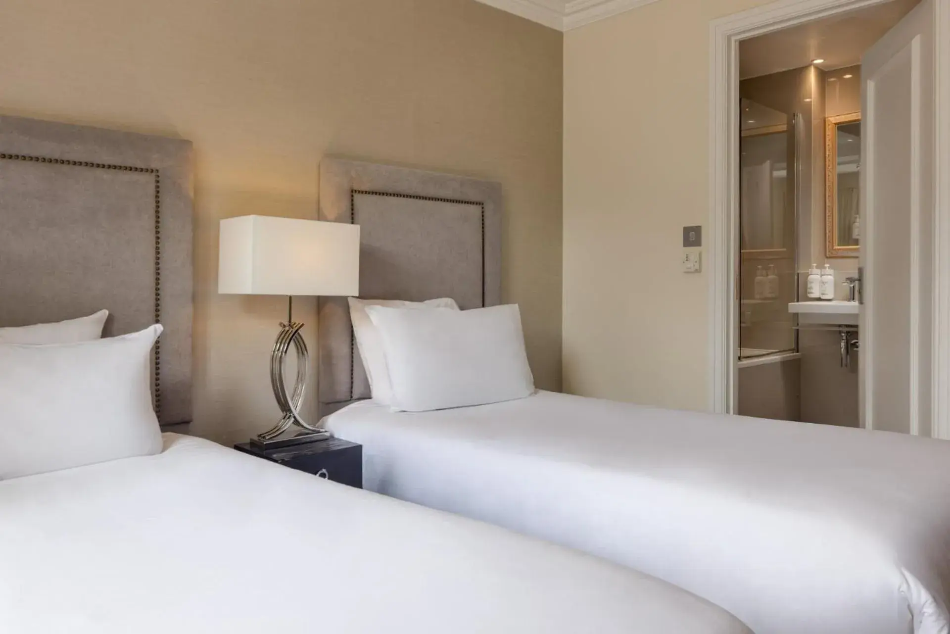 Superior Twin Room in New Bath Hotel & Spa, a member of Radisson Individuals Superior Twin Room in New Bath Hotel & Spa, a member of Radisson Individuals