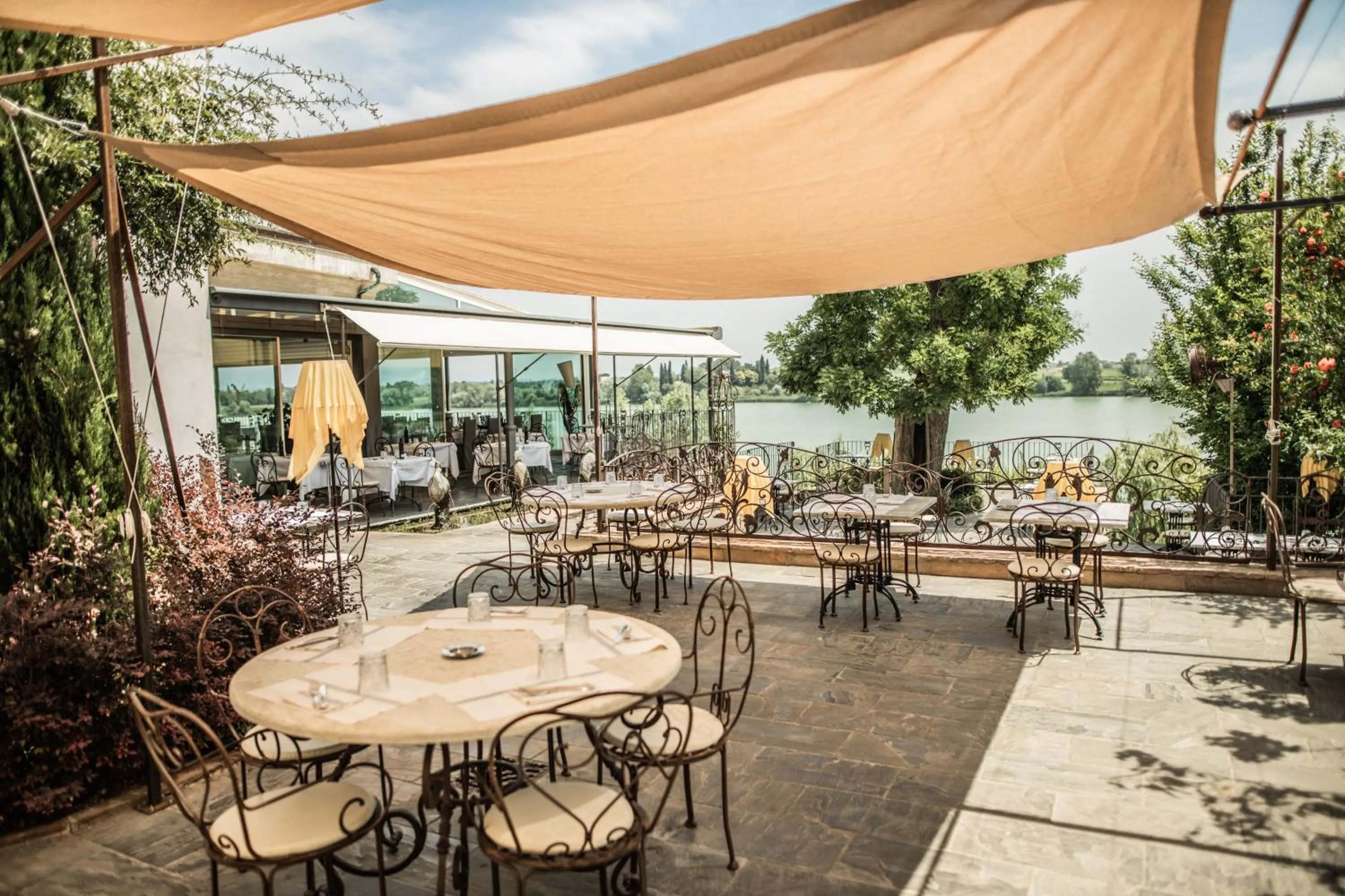 Restaurant/places to eat in Le Ali Del Frassino