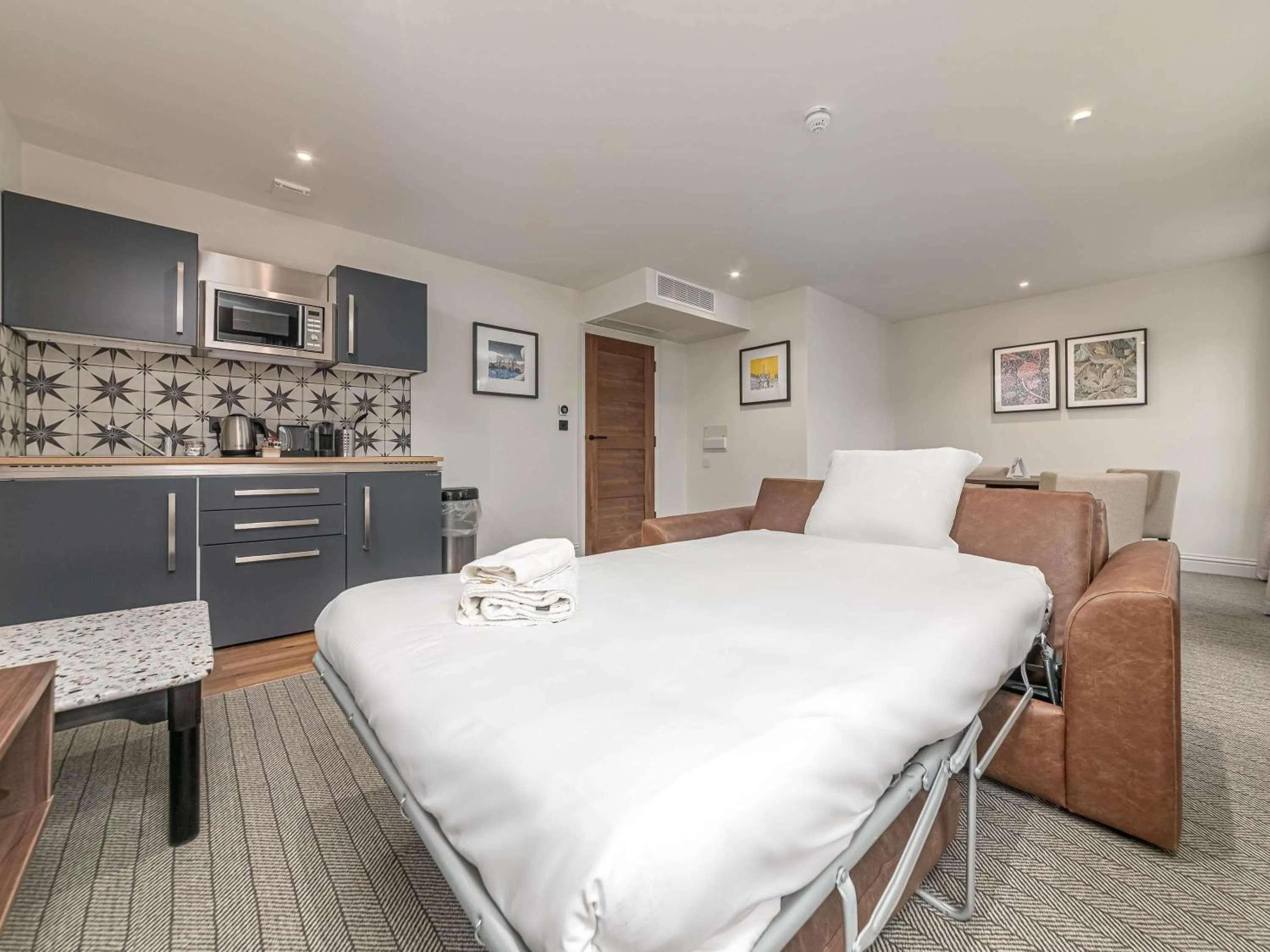 Bedroom in Mercure Salisbury White Hart Hotel & Apartments