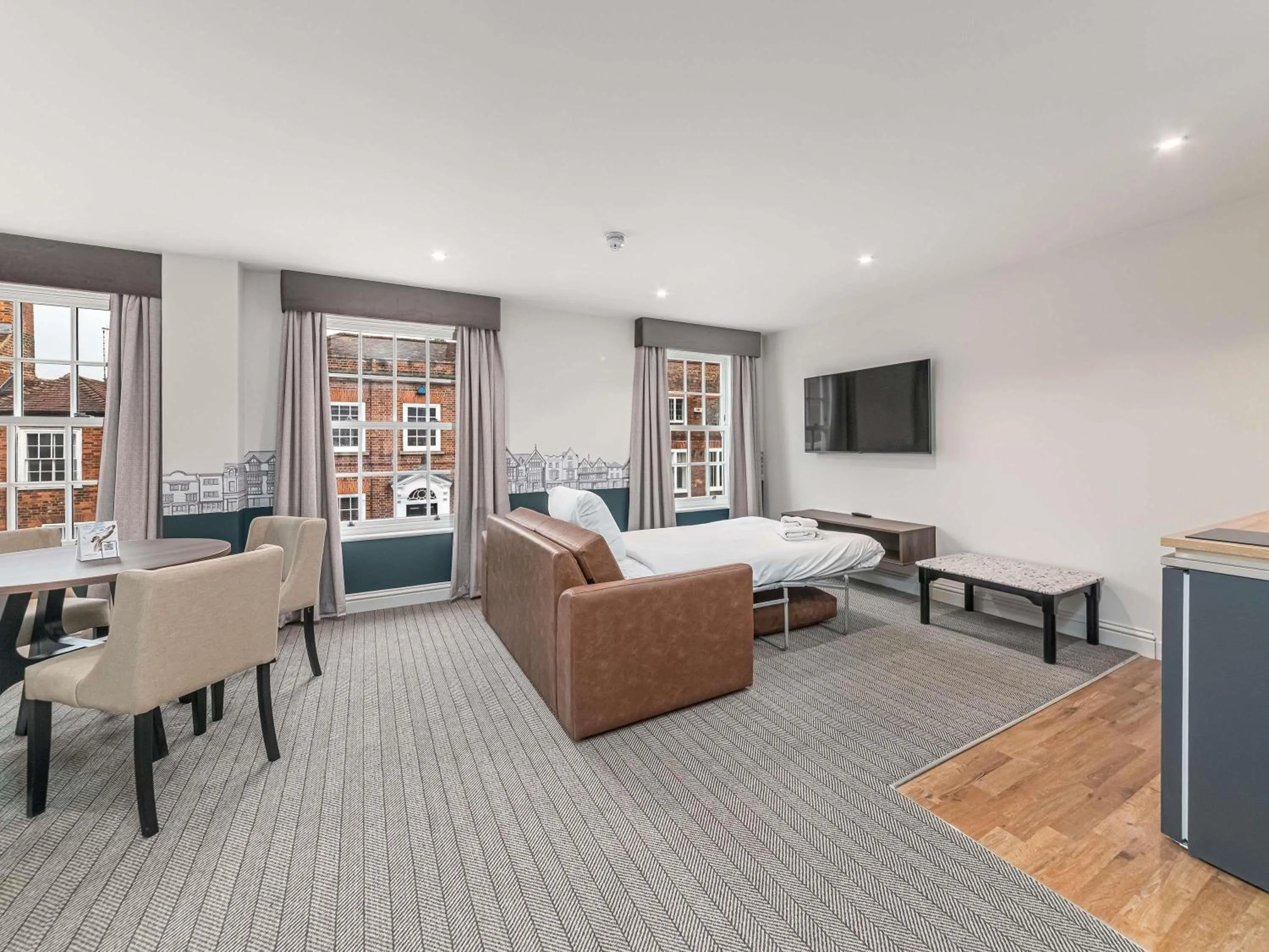 Bedroom, Bed in Mercure Salisbury White Hart Hotel & Apartments