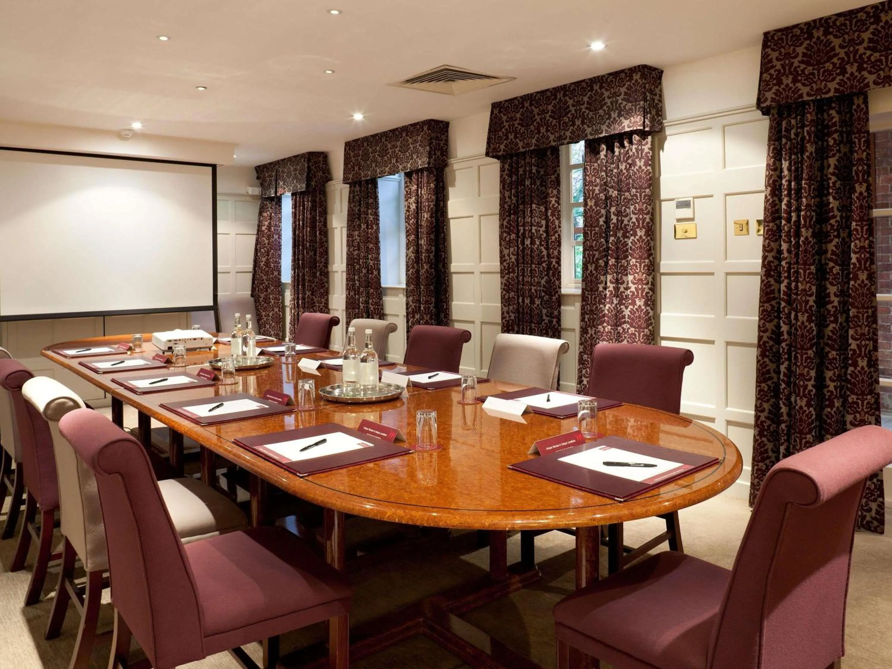 Business facilities in Mercure Salisbury White Hart Hotel & Apartments