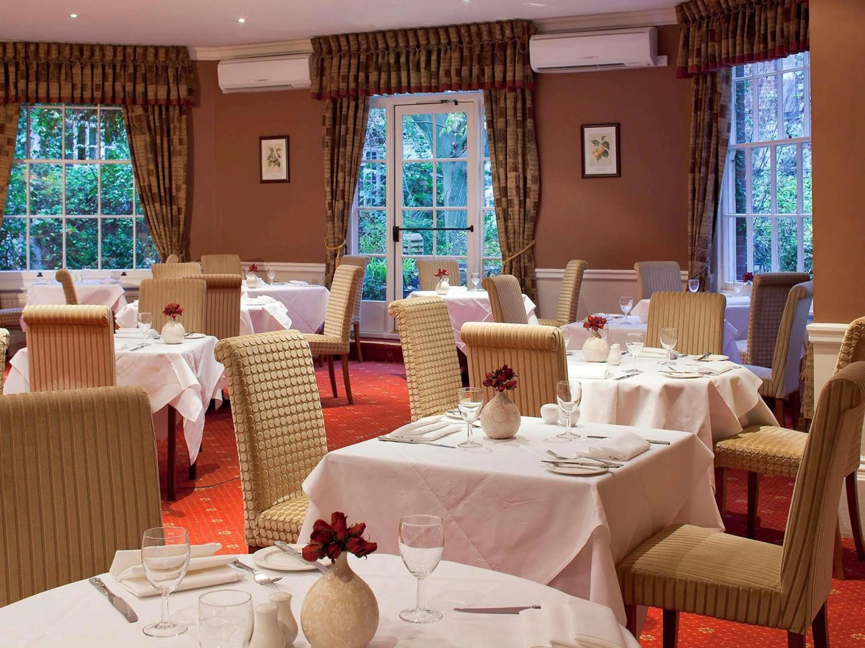 Restaurant/places to eat in Mercure Salisbury White Hart Hotel & Apartments