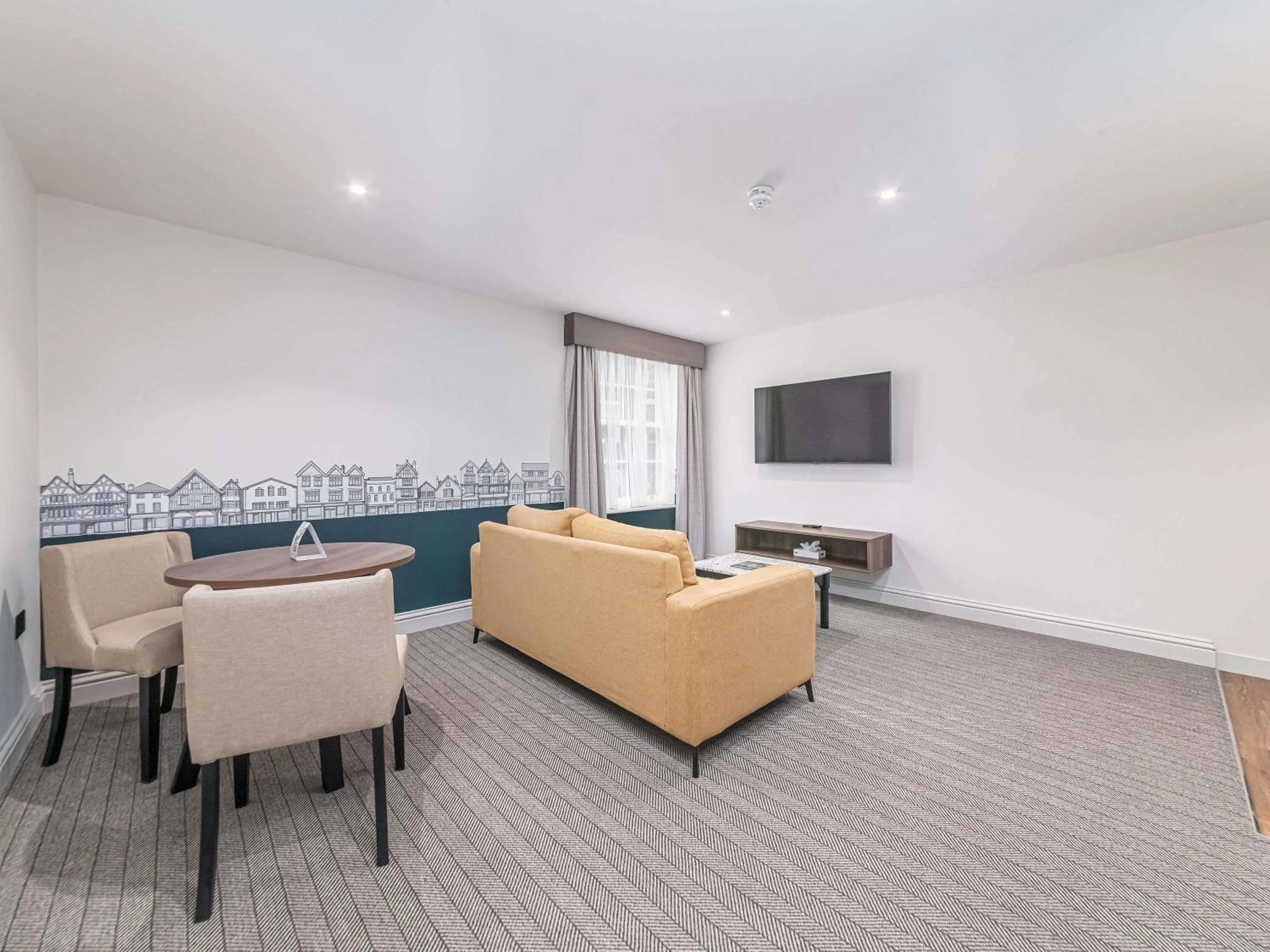 Bedroom in Mercure Salisbury White Hart Hotel & Apartments