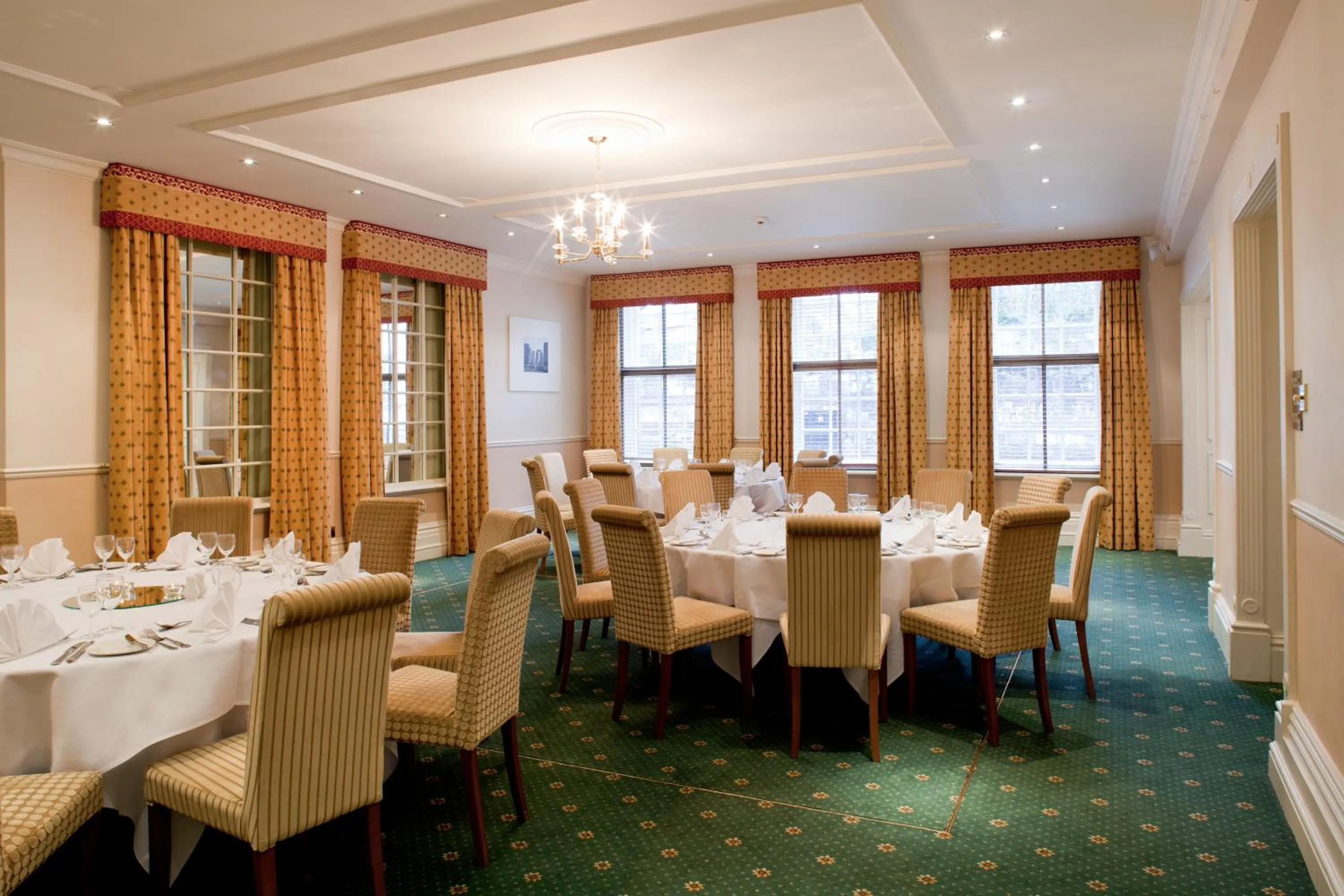 Banquet/Function facilities in Mercure Salisbury White Hart Hotel & Apartments
