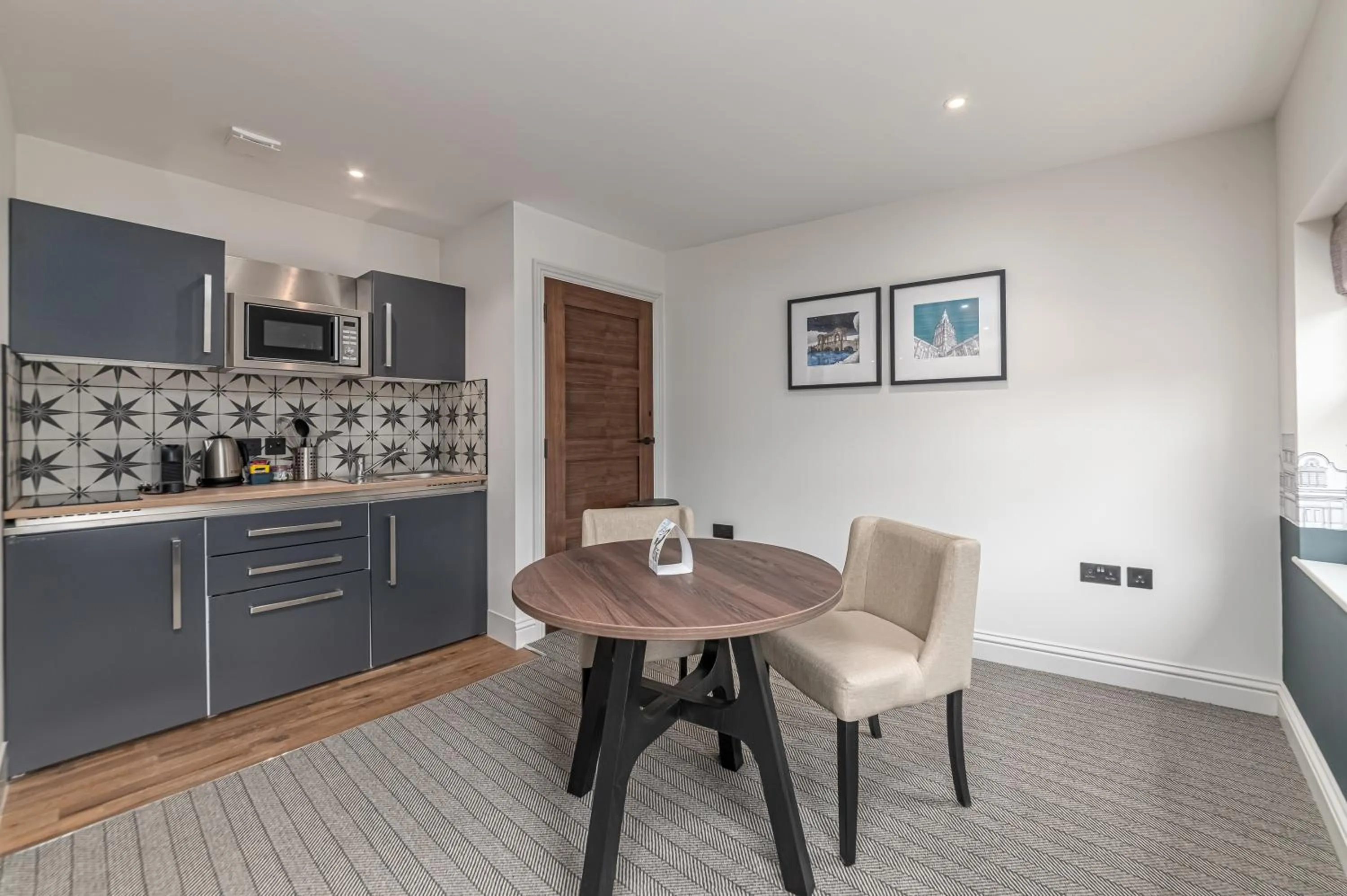 Kitchen or kitchenette in Mercure Salisbury White Hart Hotel & Apartments