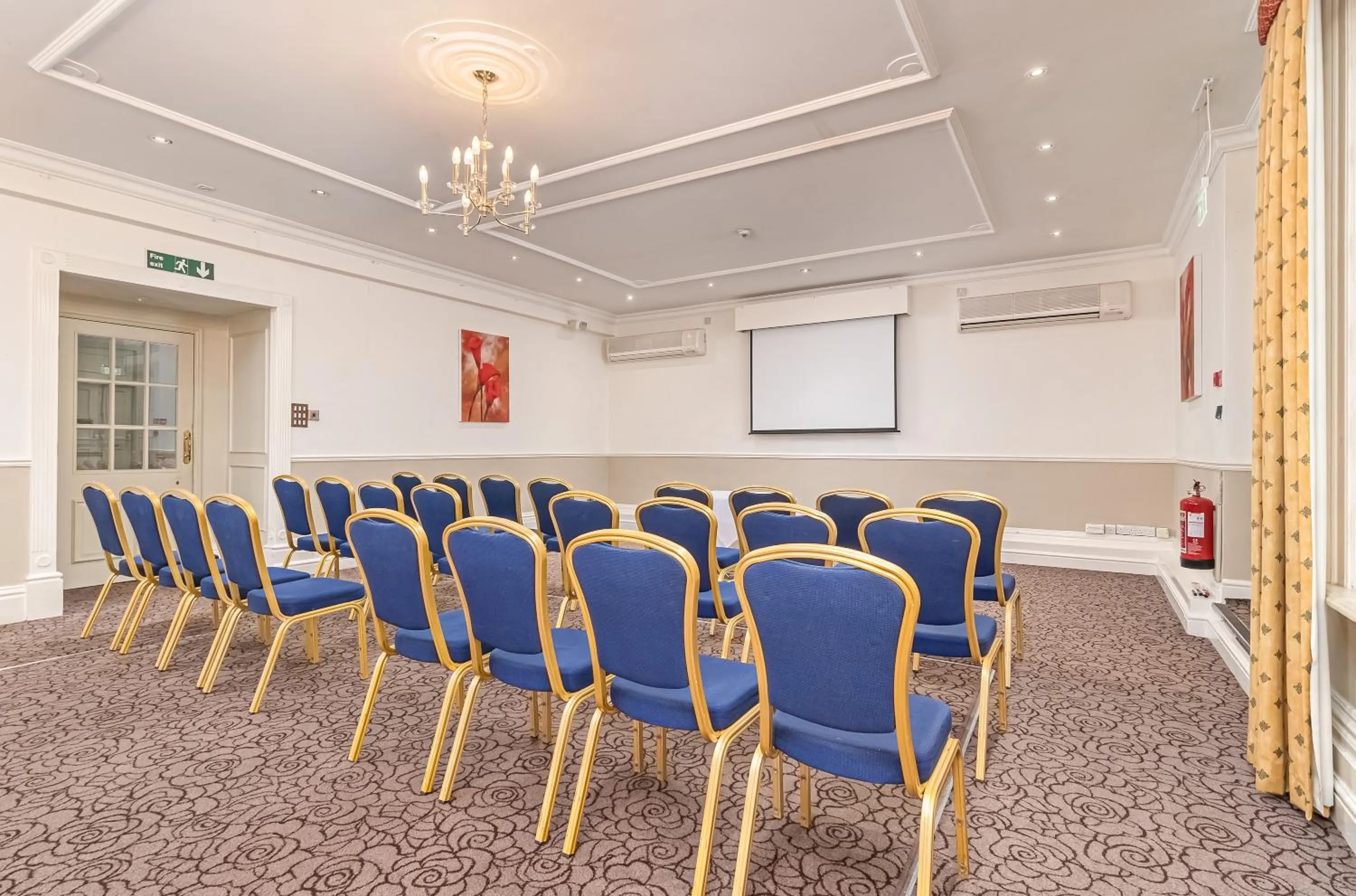 Meeting/conference room in Mercure Salisbury White Hart Hotel & Apartments