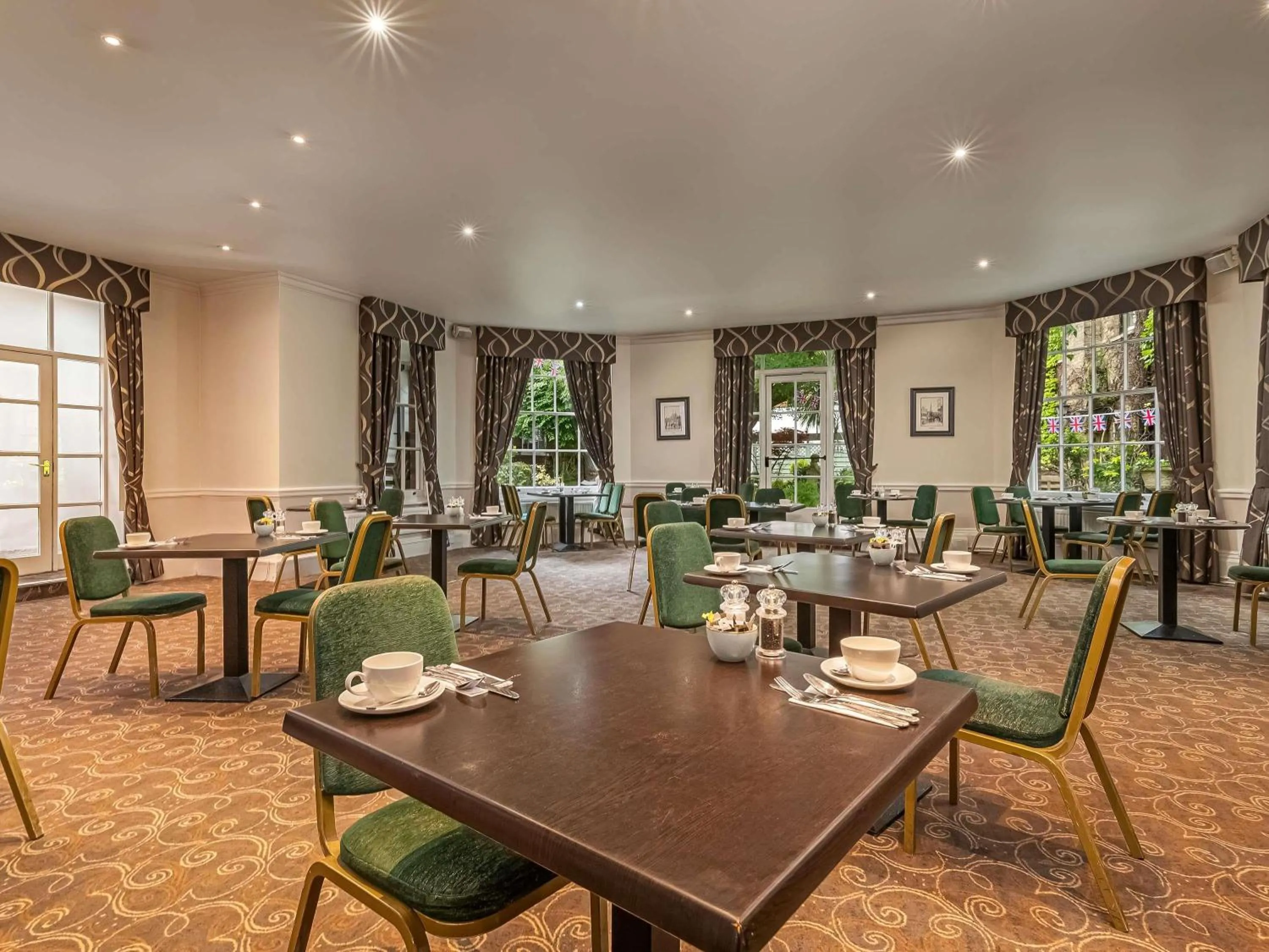 Restaurant/places to eat in Mercure Salisbury White Hart Hotel & Apartments