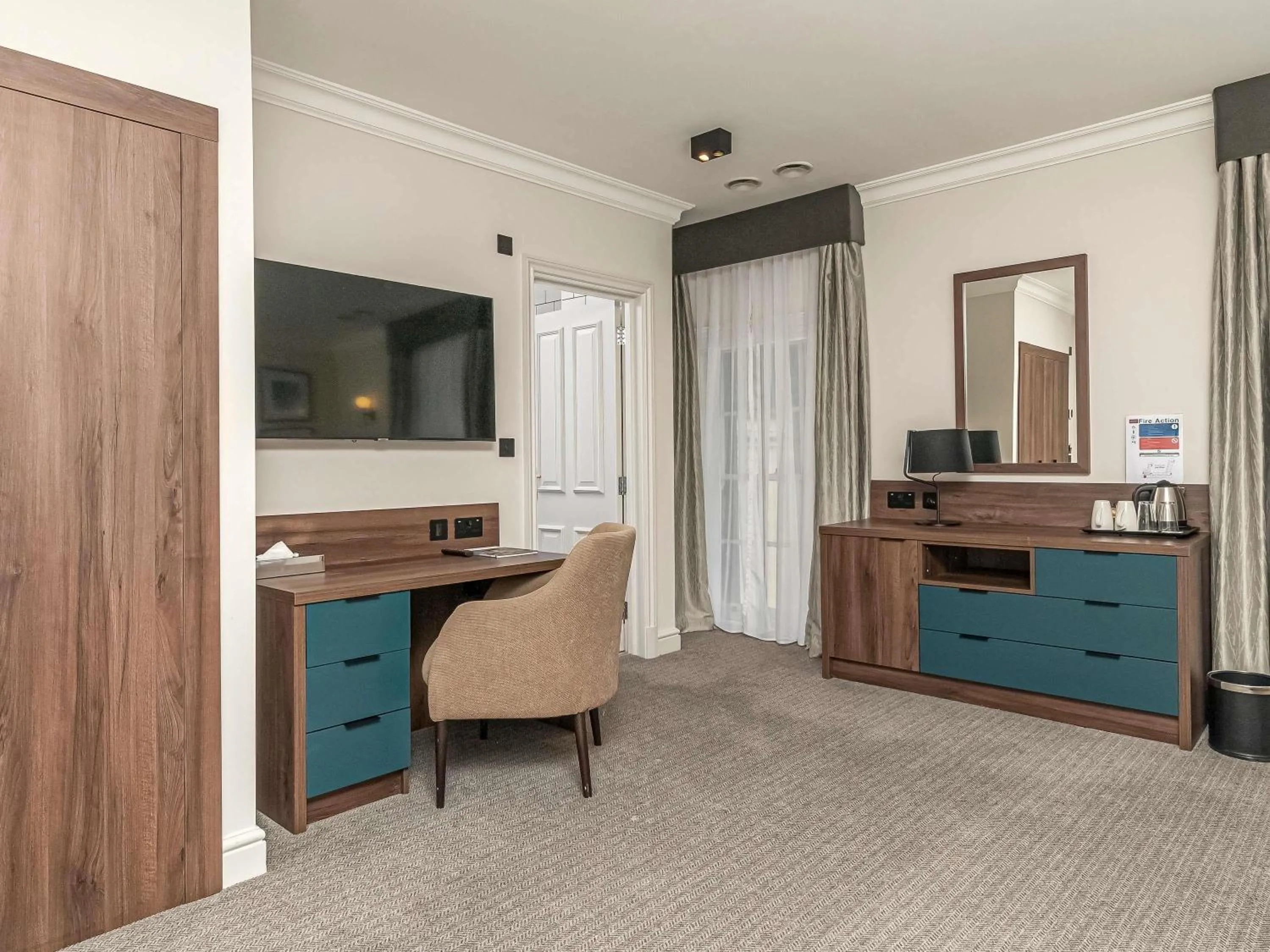 Bedroom in Mercure Salisbury White Hart Hotel & Apartments